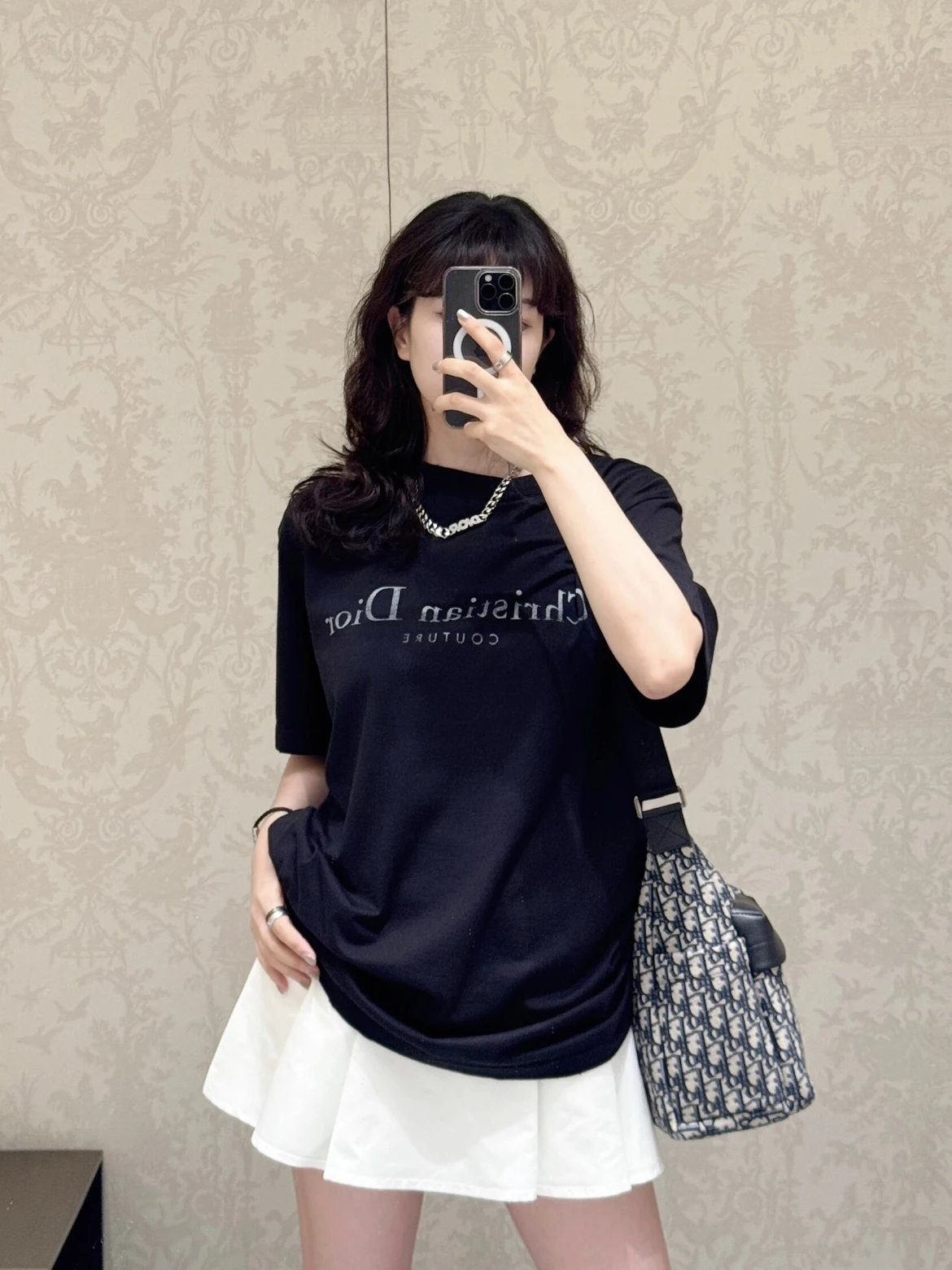 RD-C190 · Distressed Letter Print T-Shirt showcase view 5