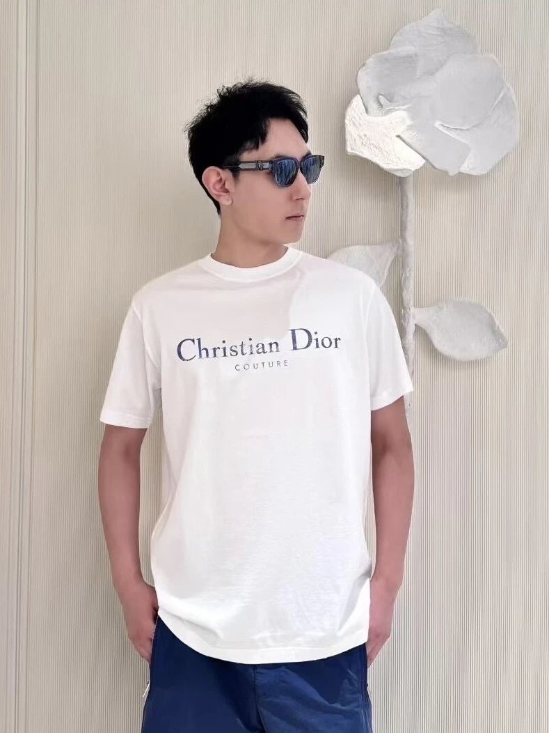 RD-C190 · Distressed Letter Print T-Shirt showcase view 9