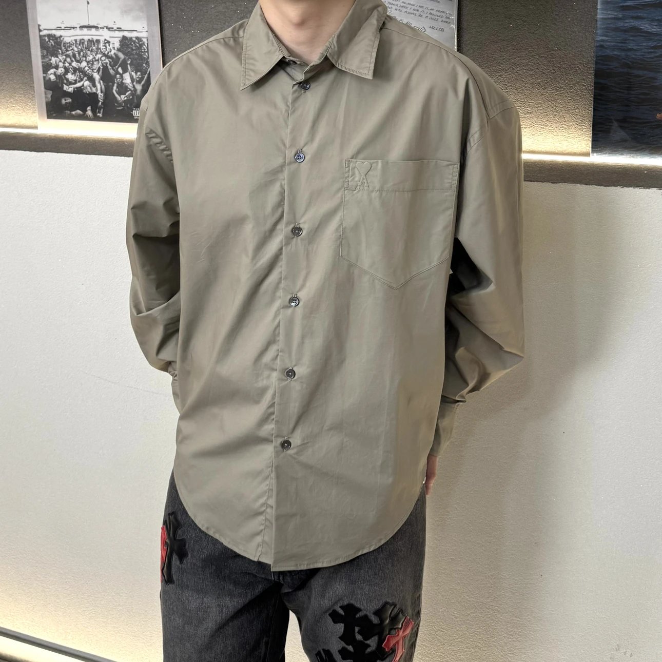 RD-C346 · Heart Embroidery Long-Sleeve Shirt – Linen Grey showcase view 3