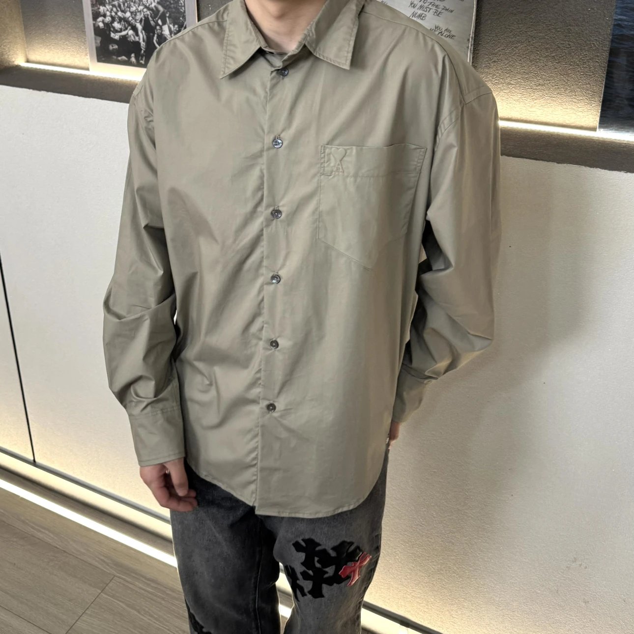 RD-C346 · Heart Embroidery Long-Sleeve Shirt – Linen Grey showcase view 4