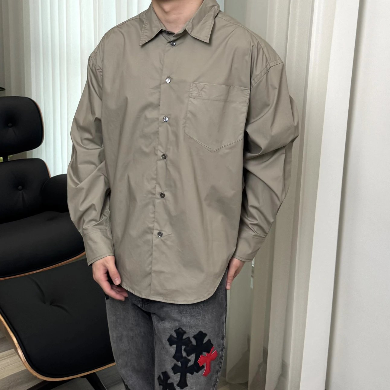 RD-C346 · Heart Embroidery Long-Sleeve Shirt – Linen Grey showcase view 8