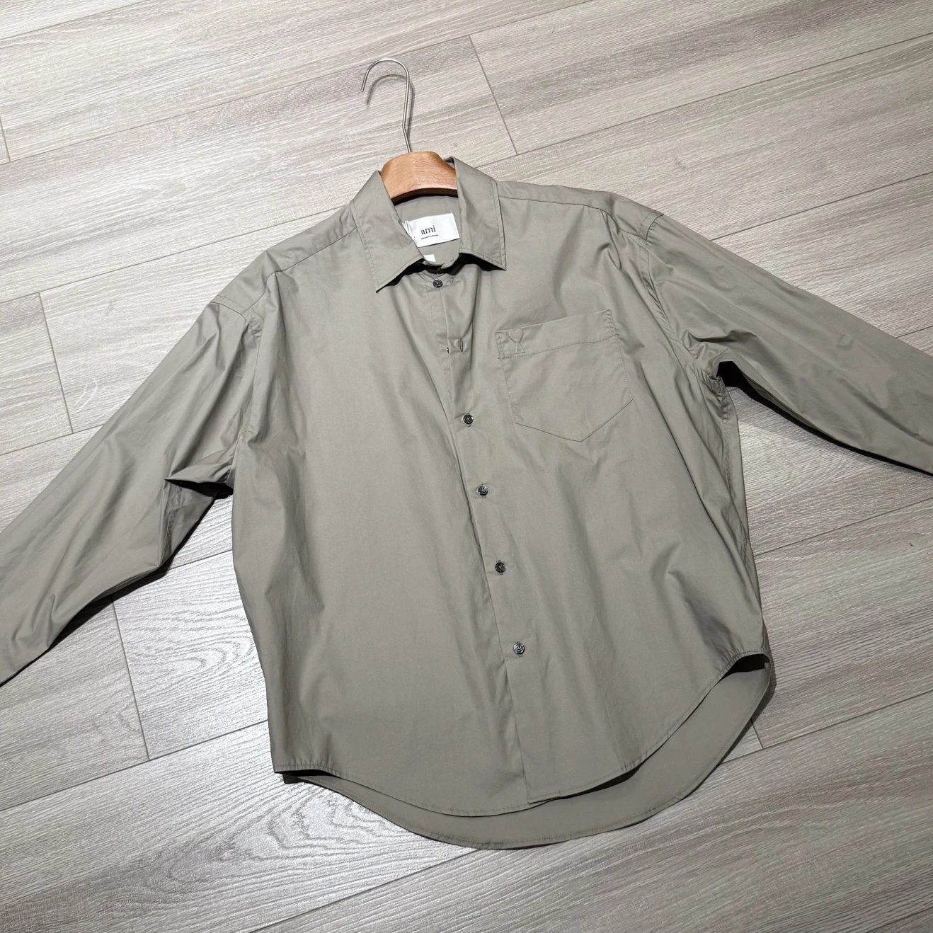 RD-C346 · Heart Embroidery Long-Sleeve Shirt – Linen Grey showcase view 9