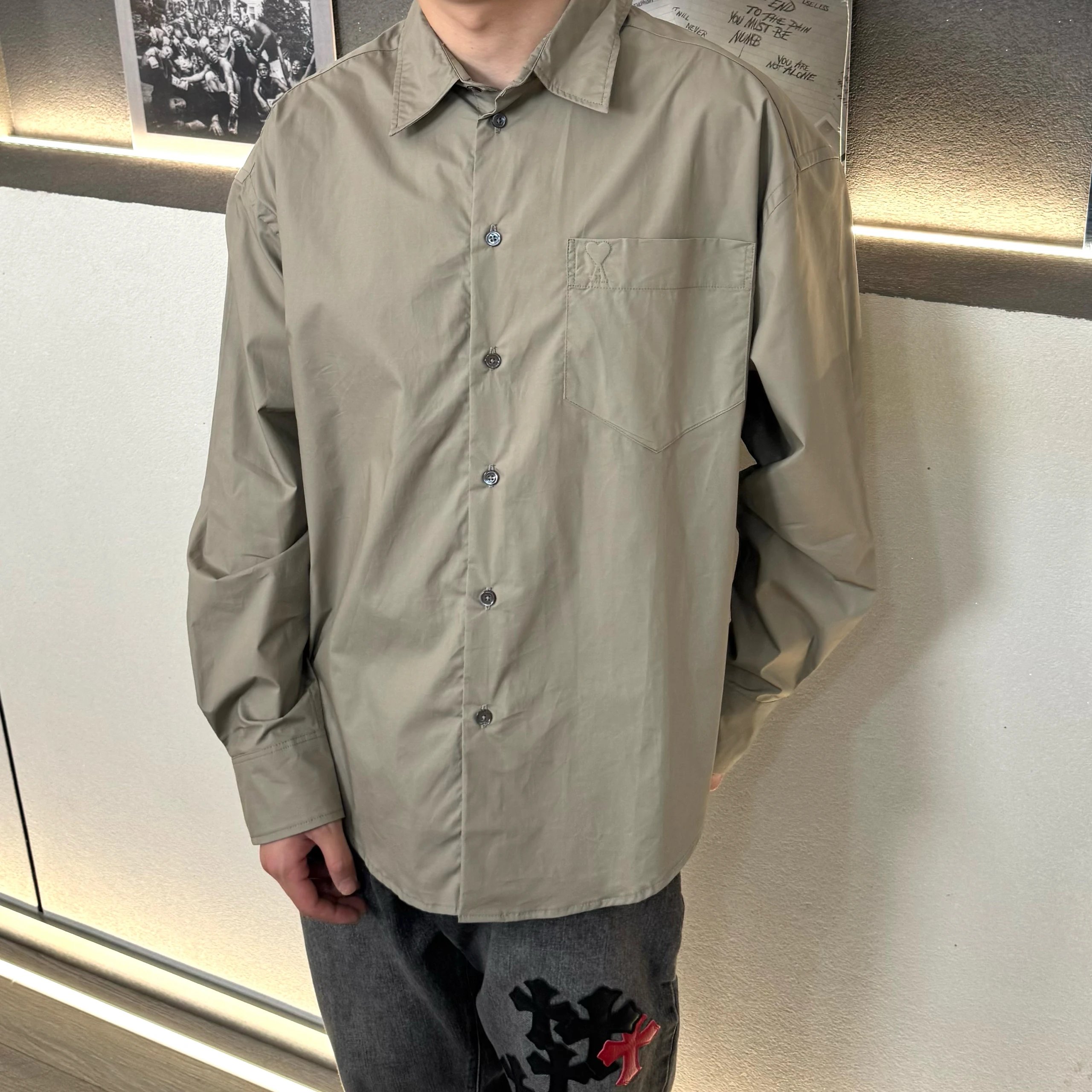 RD-C346 · Heart Embroidery Long-Sleeve Shirt – Linen Grey showcase view 10