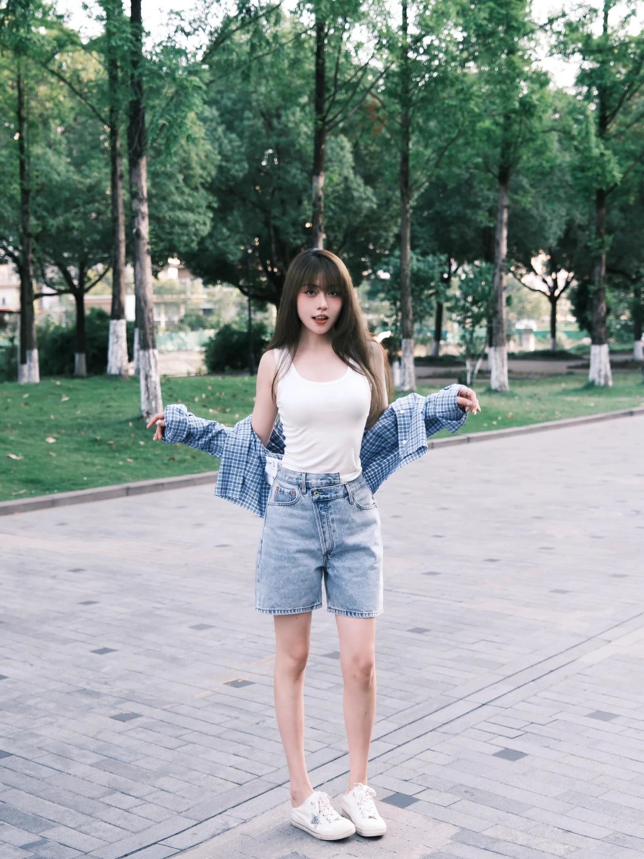 RD-C347 · Sky Blue Plaid Cropped Shirt showcase view 18