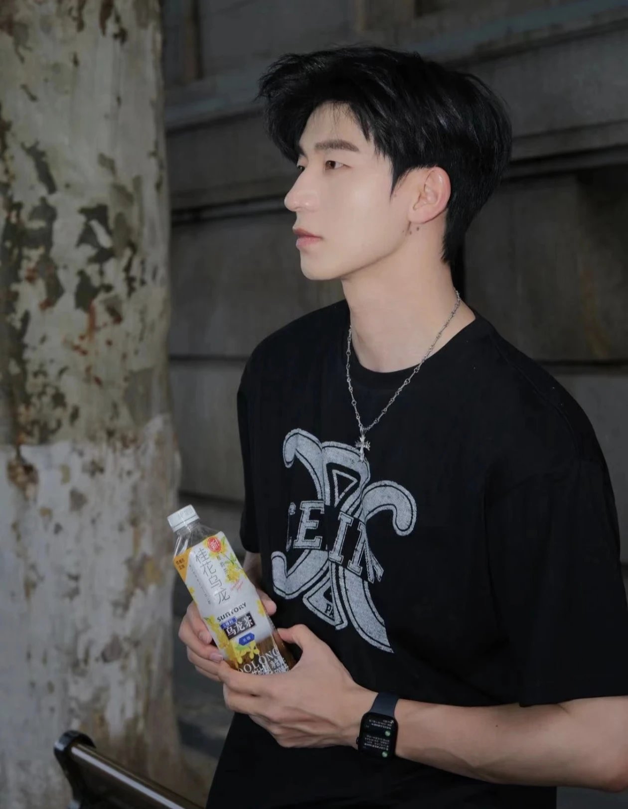 RD-C193 · Drawing Logo Cotton T-Shirt showcase view 2