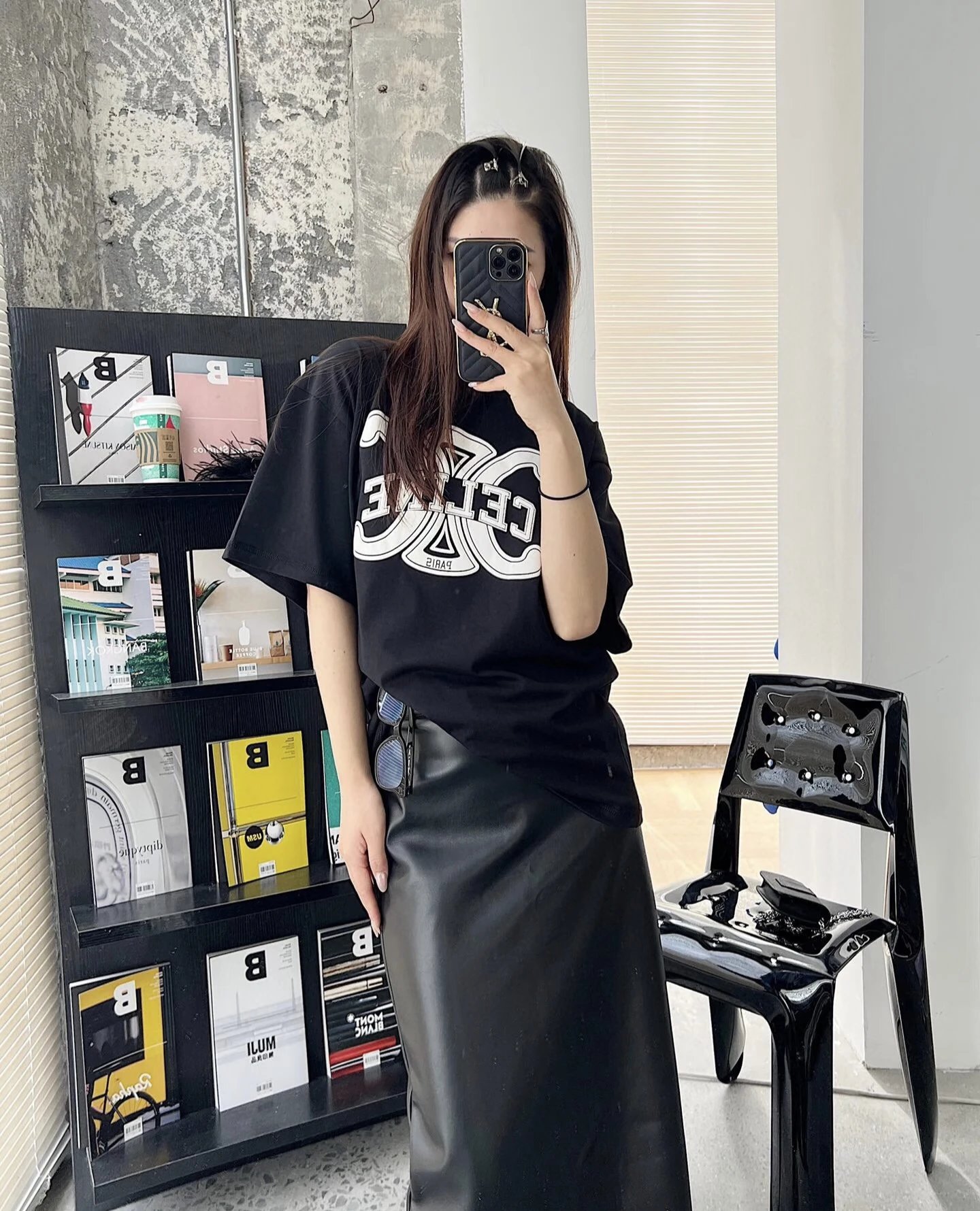 RD-C193 · Drawing Logo Cotton T-Shirt showcase view 10
