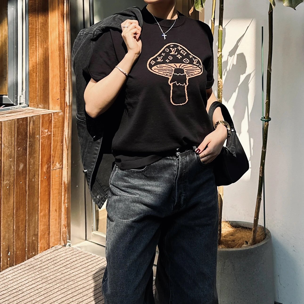 RD-C194 · High-Twist Cotton Mushroom Intarsia T-Shirt showcase view 5
