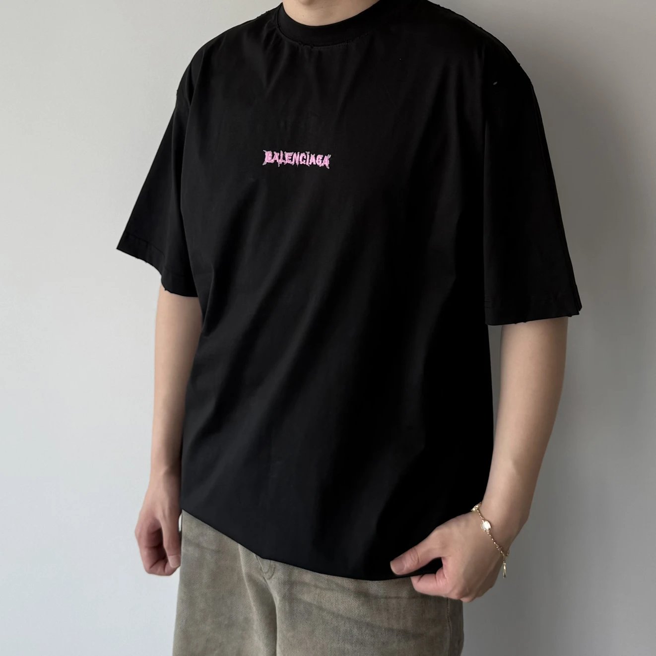 RD-C195 · Pink Letter Embroidery T-Shirt showcase view 2