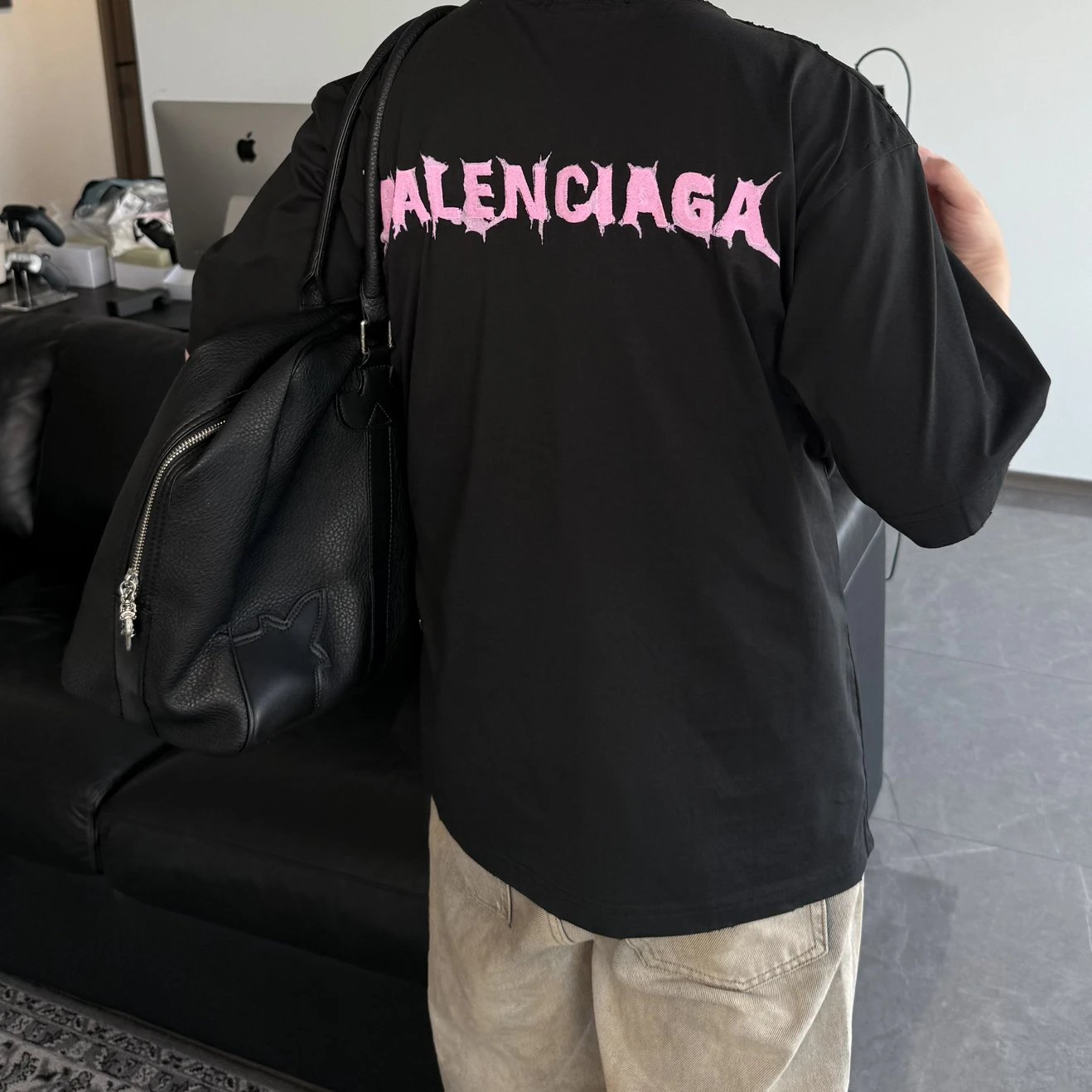 RD-C195 · Pink Letter Embroidery T-Shirt showcase view 5
