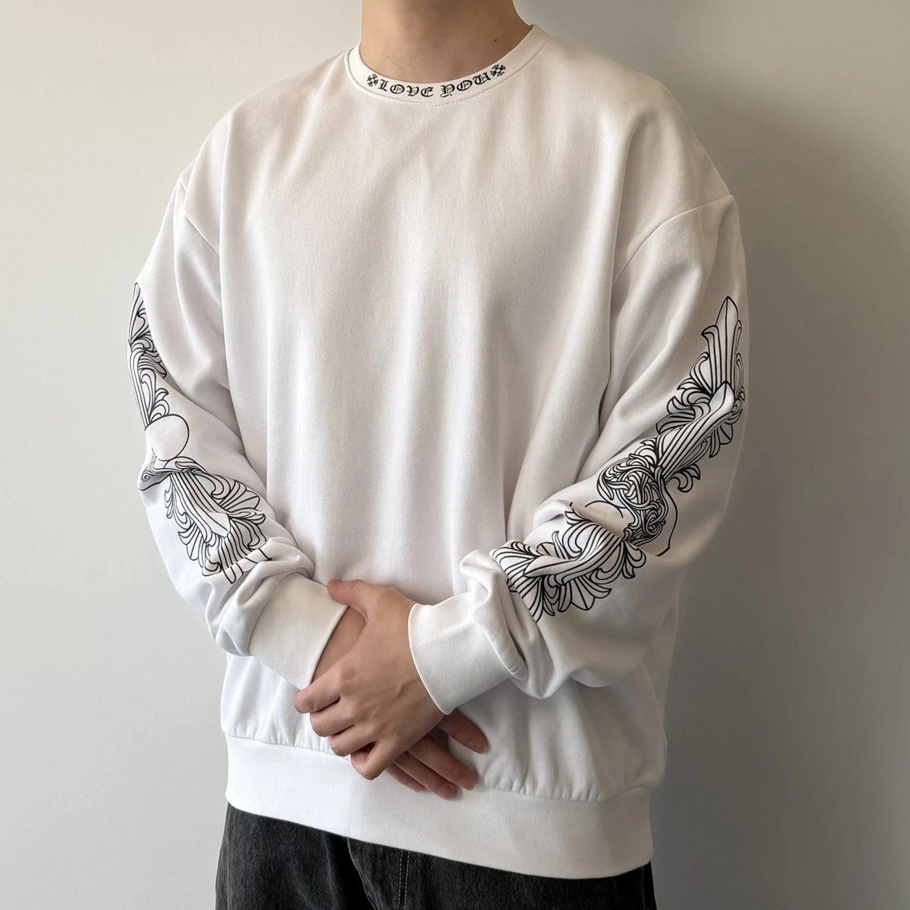 RD-C276 · Vine Sleeve Graphic Crewneck Sweatshirt showcase view 1