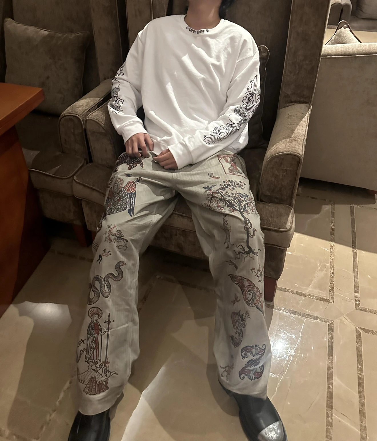 RD-C276 · Vine Sleeve Graphic Crewneck Sweatshirt showcase view 3