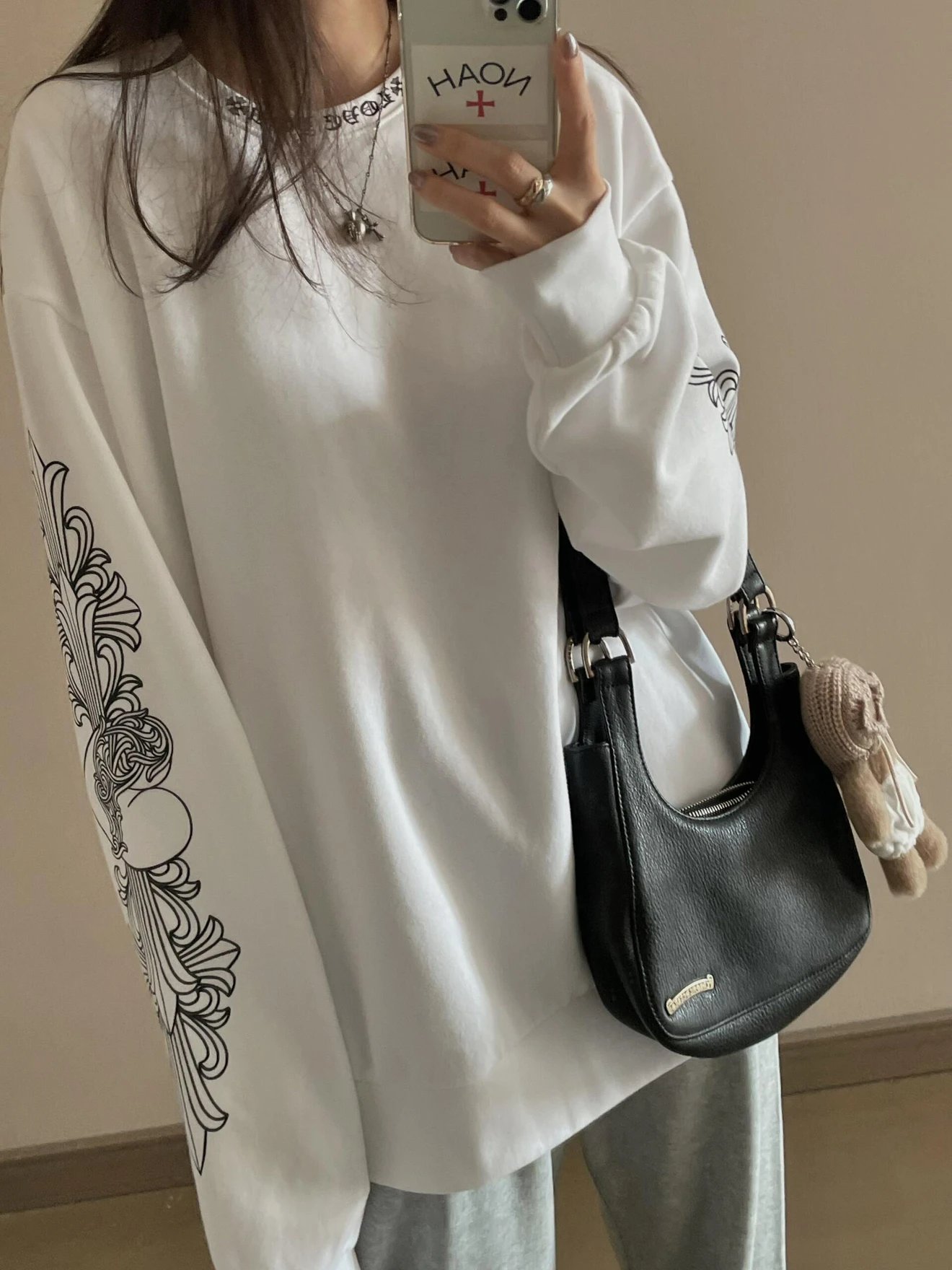 RD-C276 · Vine Sleeve Graphic Crewneck Sweatshirt showcase view 10