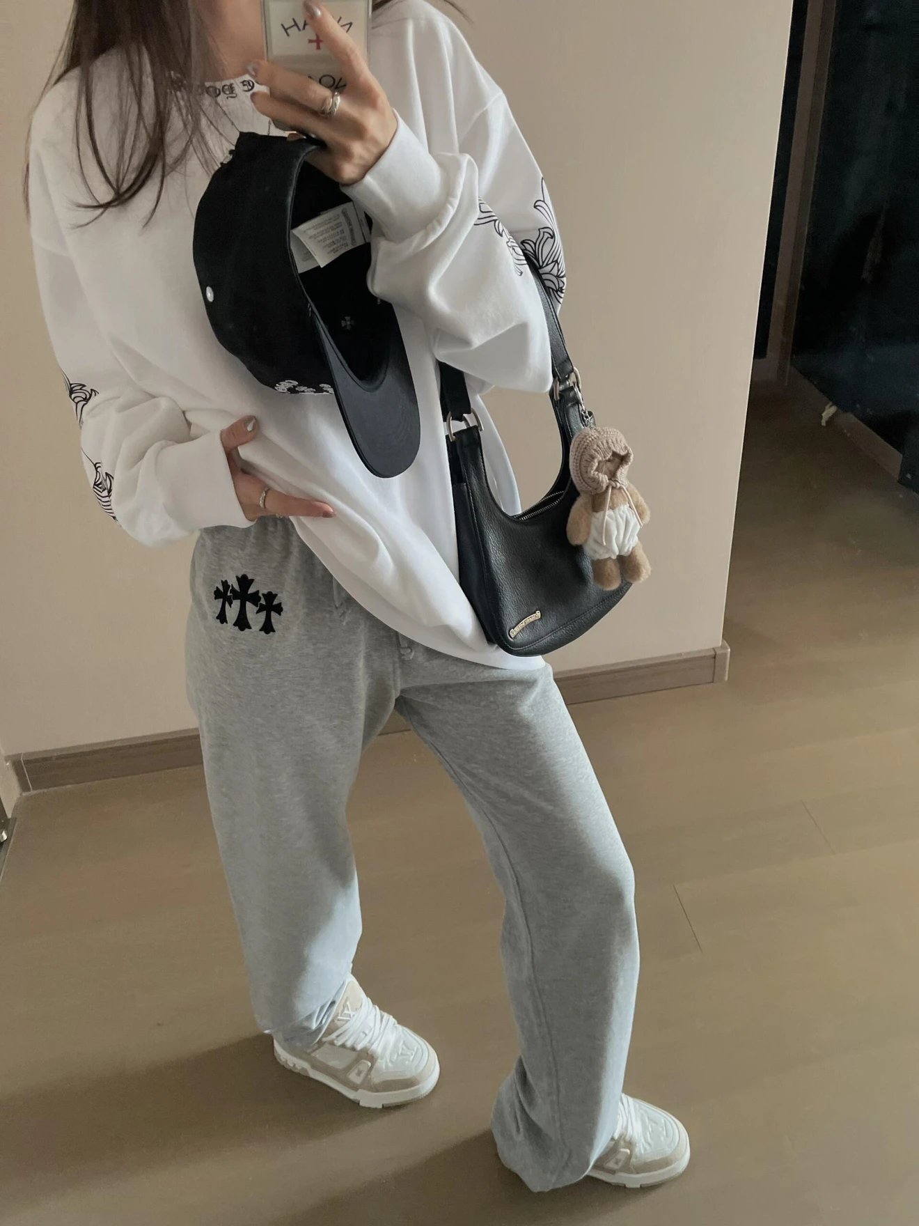 RD-C276 · Vine Sleeve Graphic Crewneck Sweatshirt showcase view 9