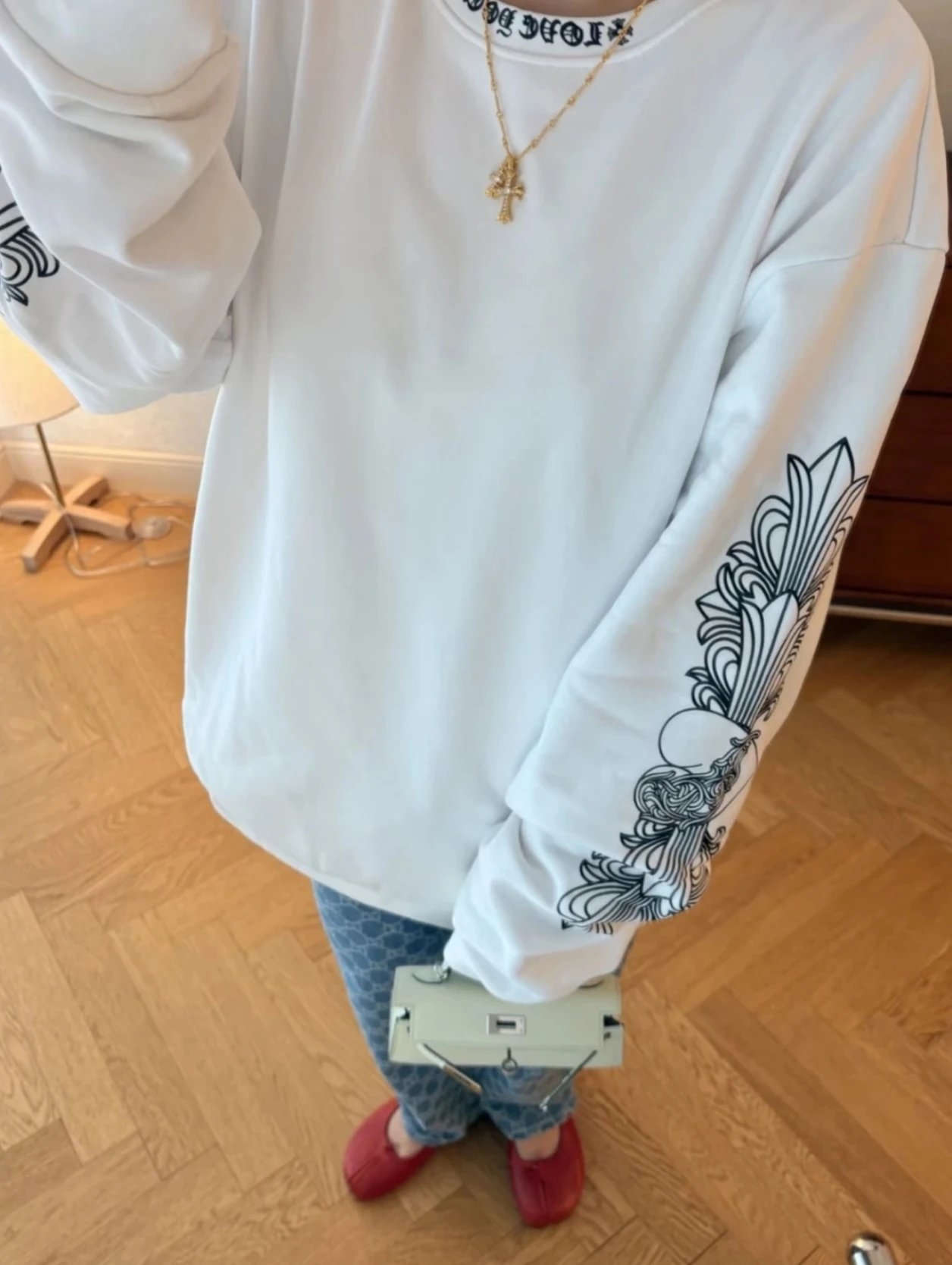 RD-C276 · Vine Sleeve Graphic Crewneck Sweatshirt showcase view 7