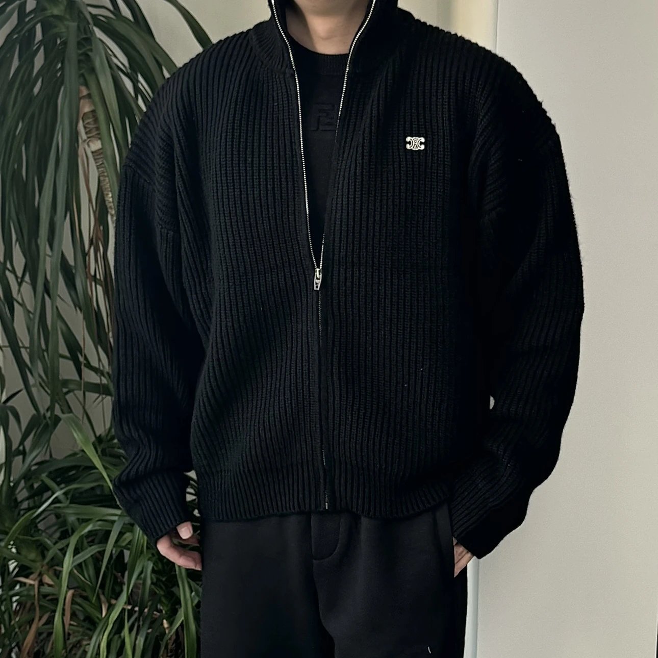 RD-C381 · Men's Logo Zip-Neck Sweater showcase view 3