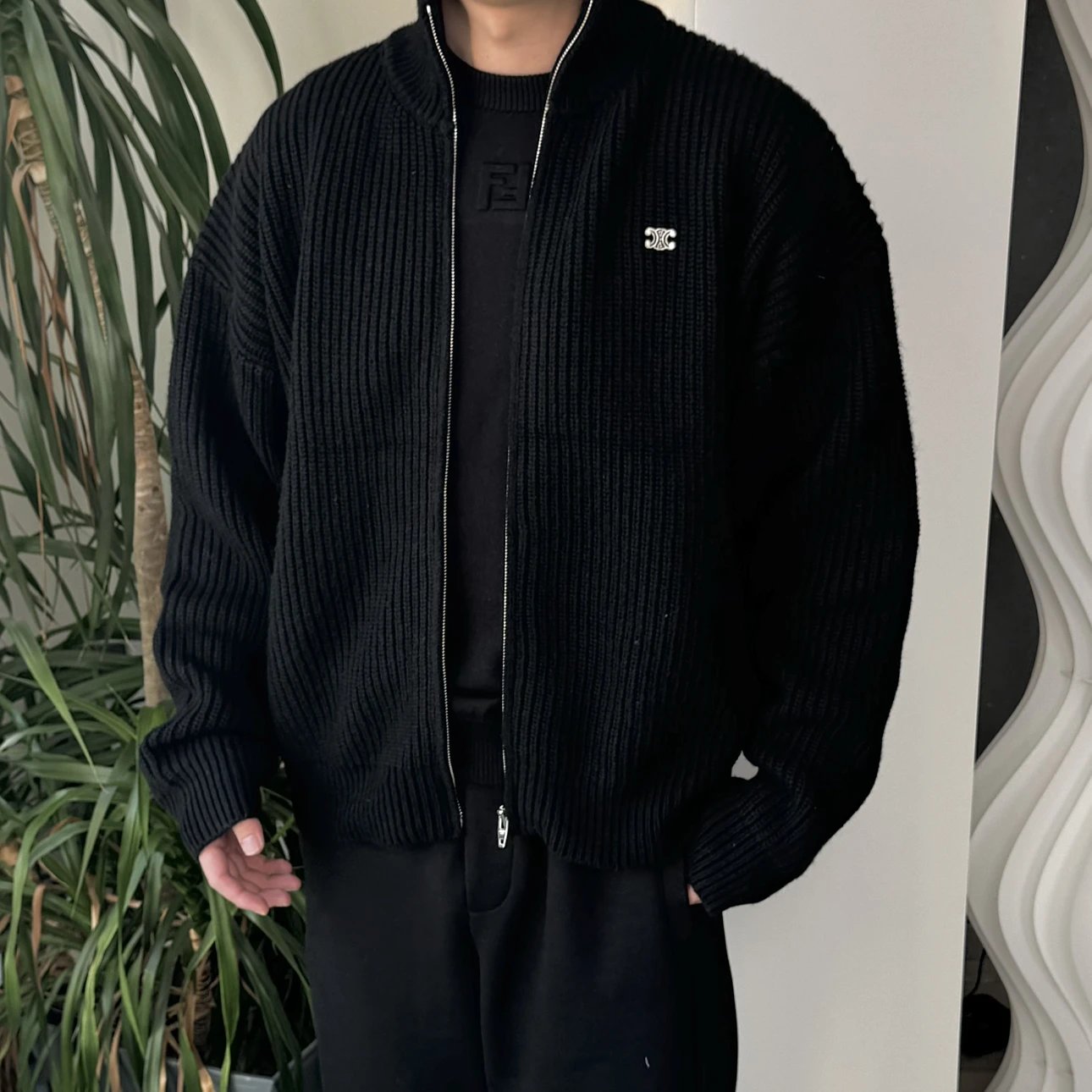 RD-C381 · Men's Logo Zip-Neck Sweater showcase view 10