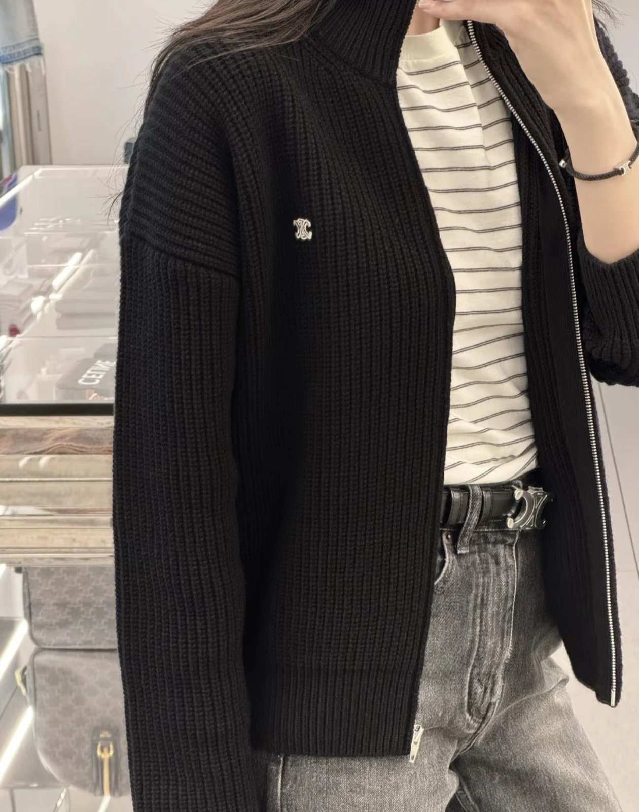 RD-C381 · Men's Logo Zip-Neck Sweater showcase view 6