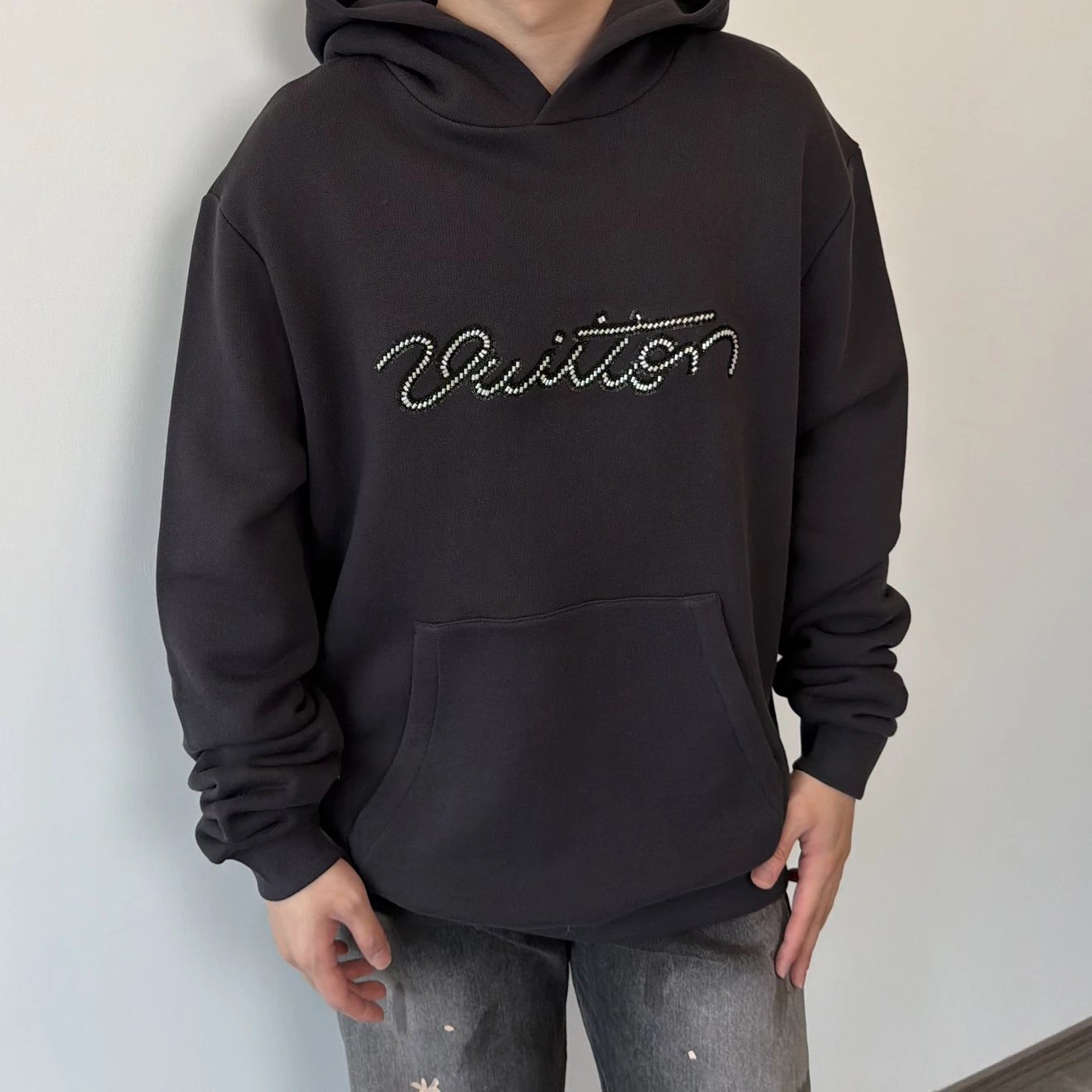 RD-C277 · Beaded Script Embroidery Hoodie showcase view 1