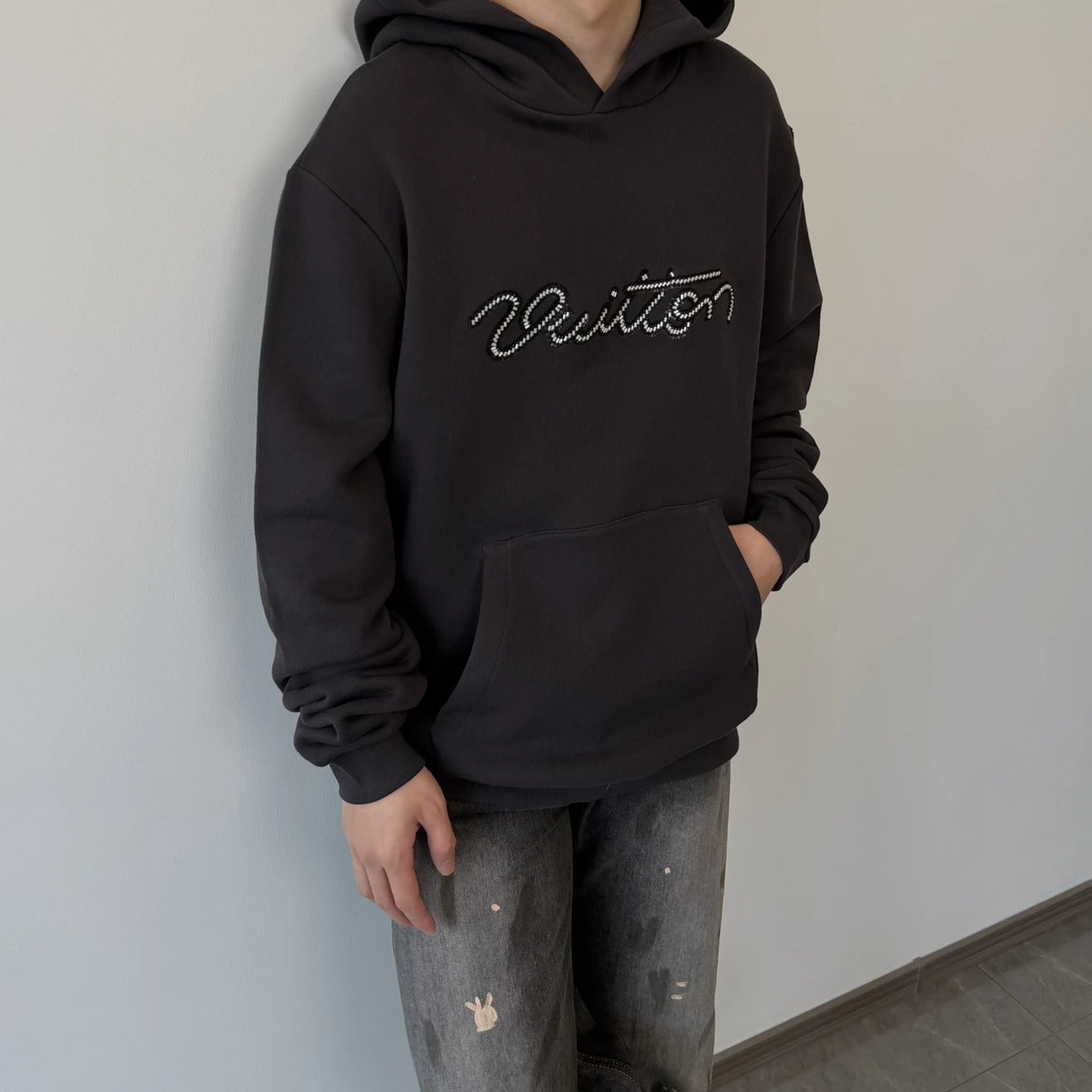 RD-C277 · Beaded Script Embroidery Hoodie showcase view 3