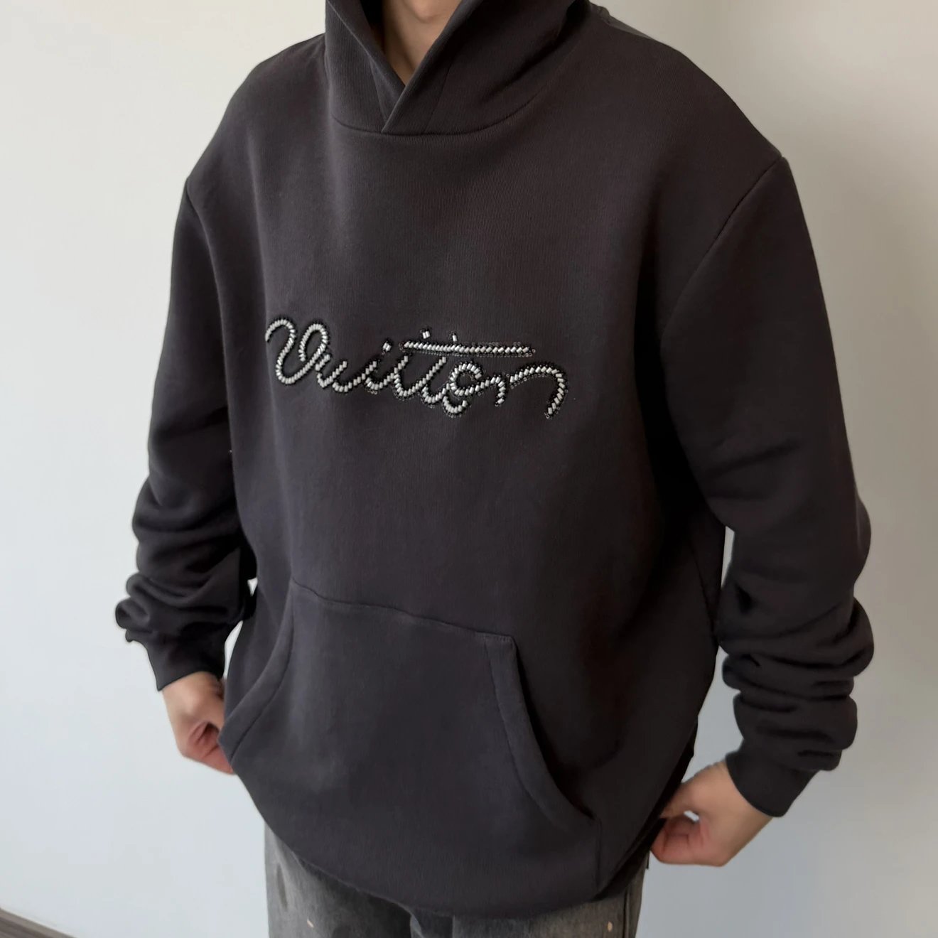 RD-C277 · Beaded Script Embroidery Hoodie showcase view 4