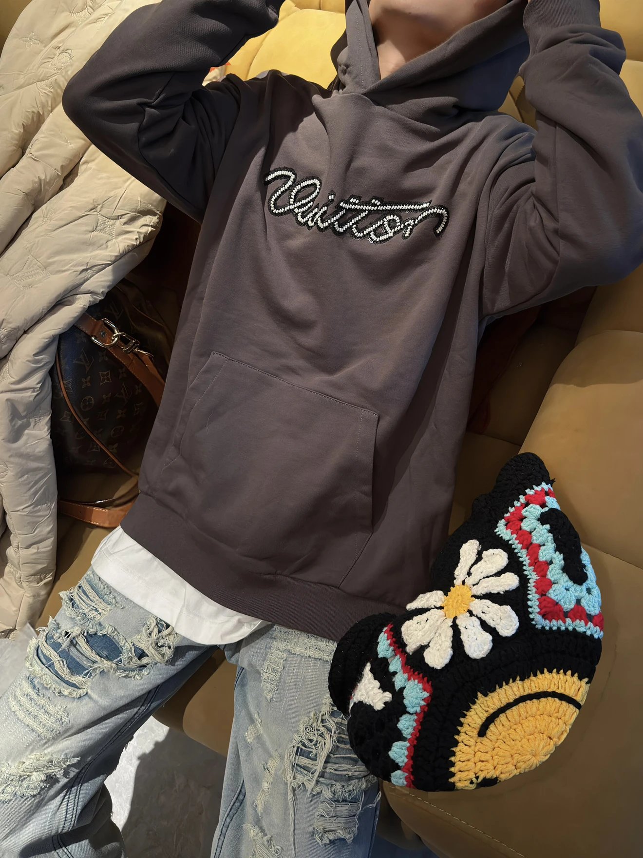 RD-C277 · Beaded Script Embroidery Hoodie showcase view 14