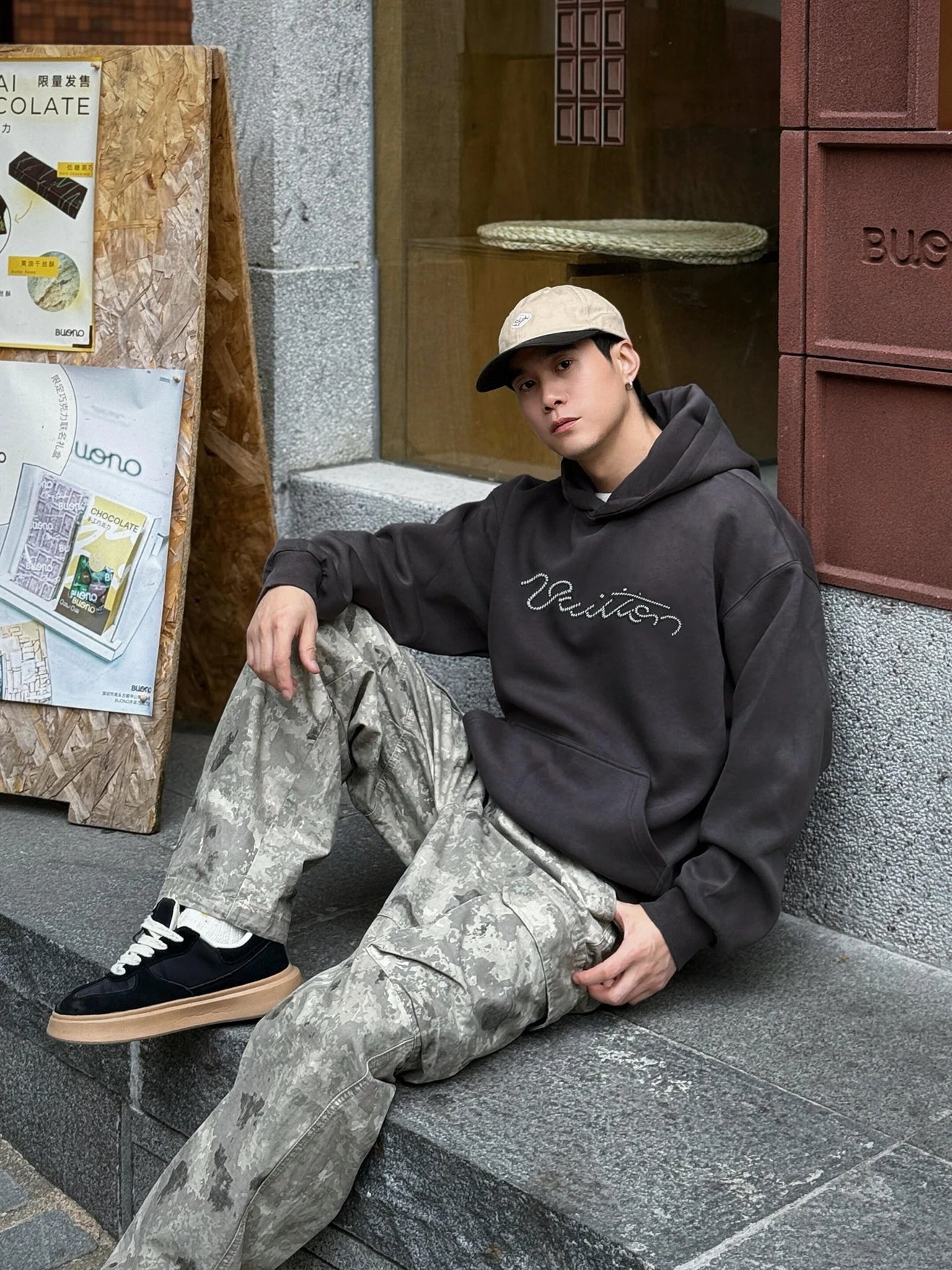 RD-C277 · Beaded Script Embroidery Hoodie showcase view 16