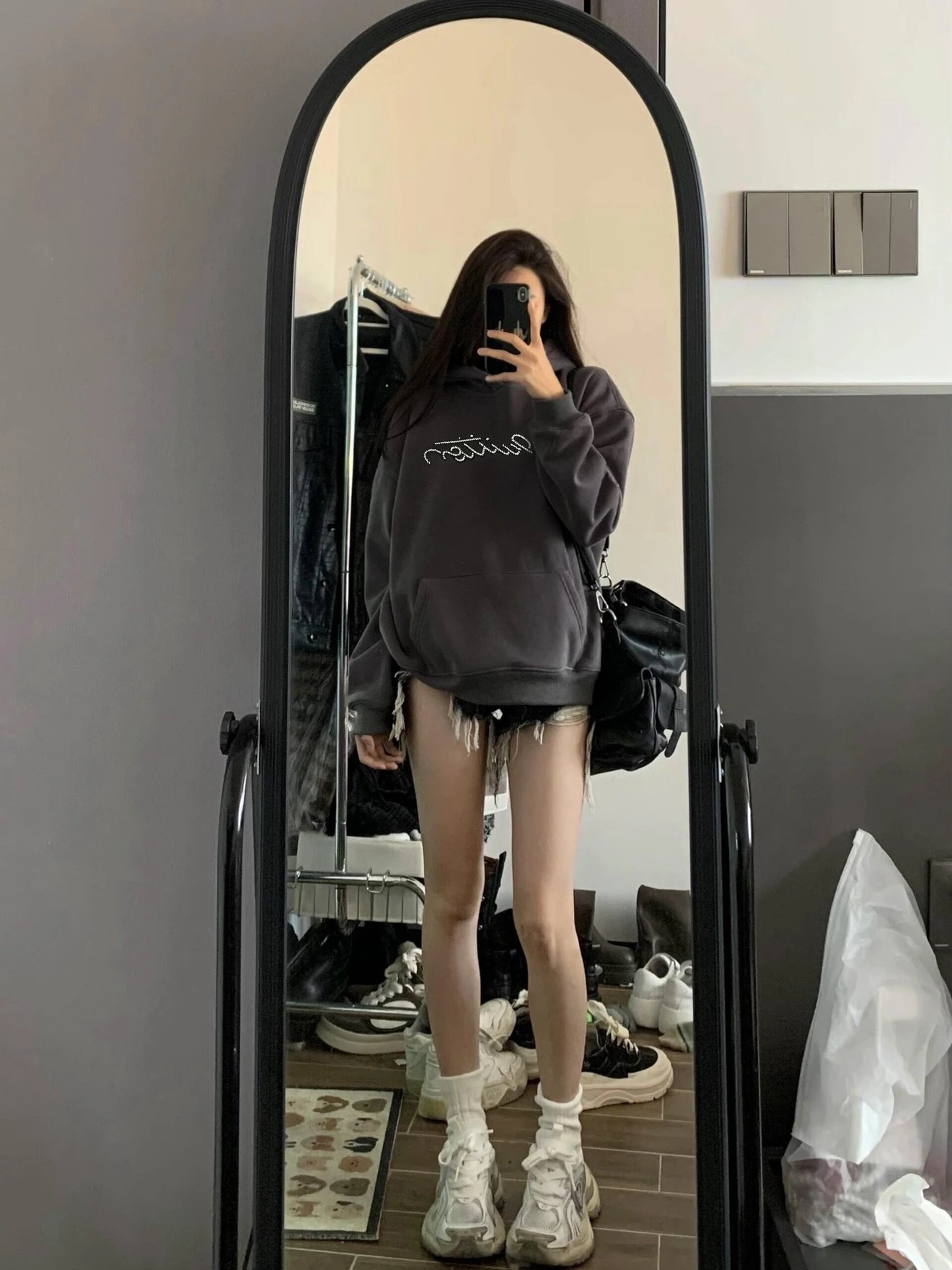 RD-C277 · Beaded Script Embroidery Hoodie showcase view 18