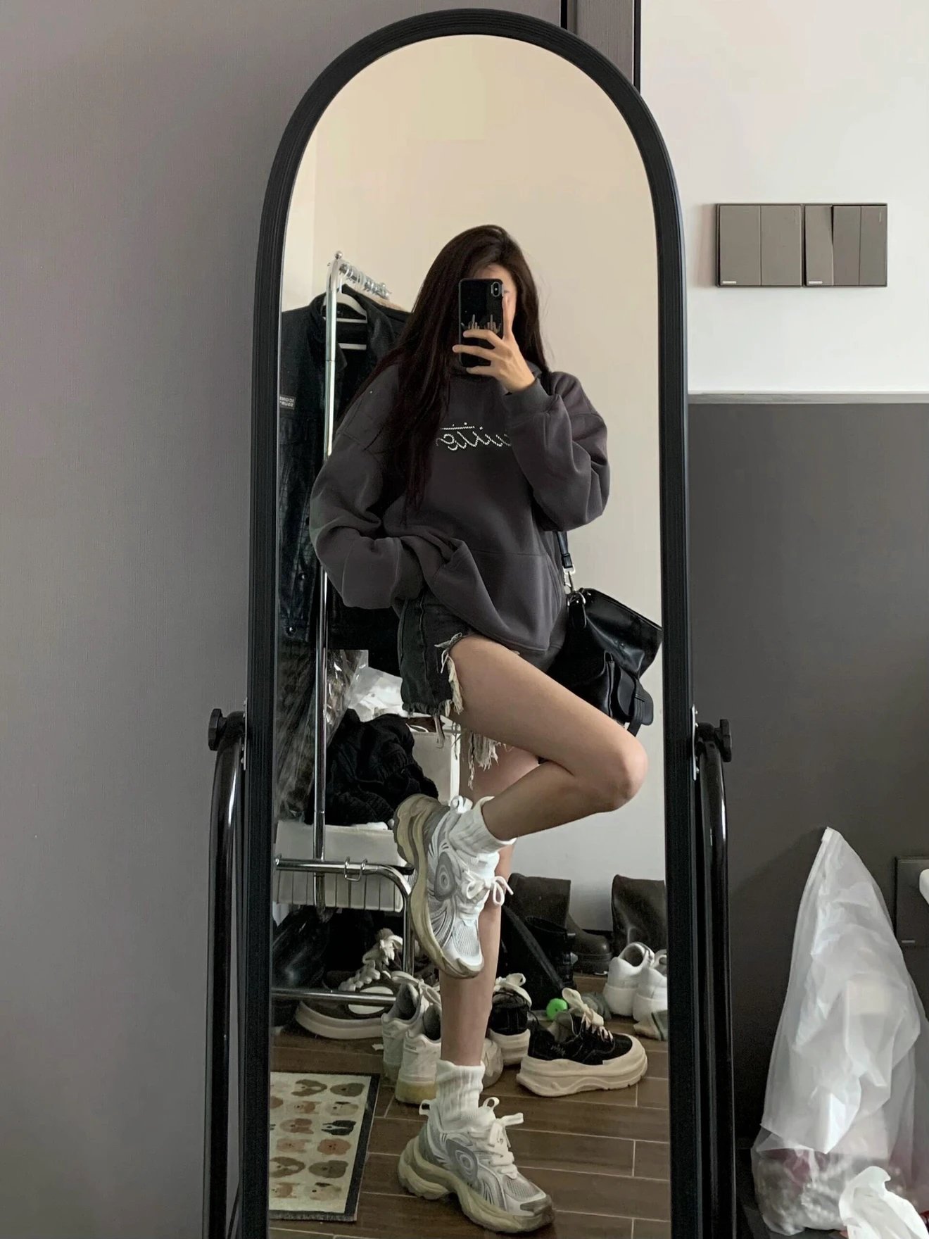 RD-C277 · Beaded Script Embroidery Hoodie showcase view 19