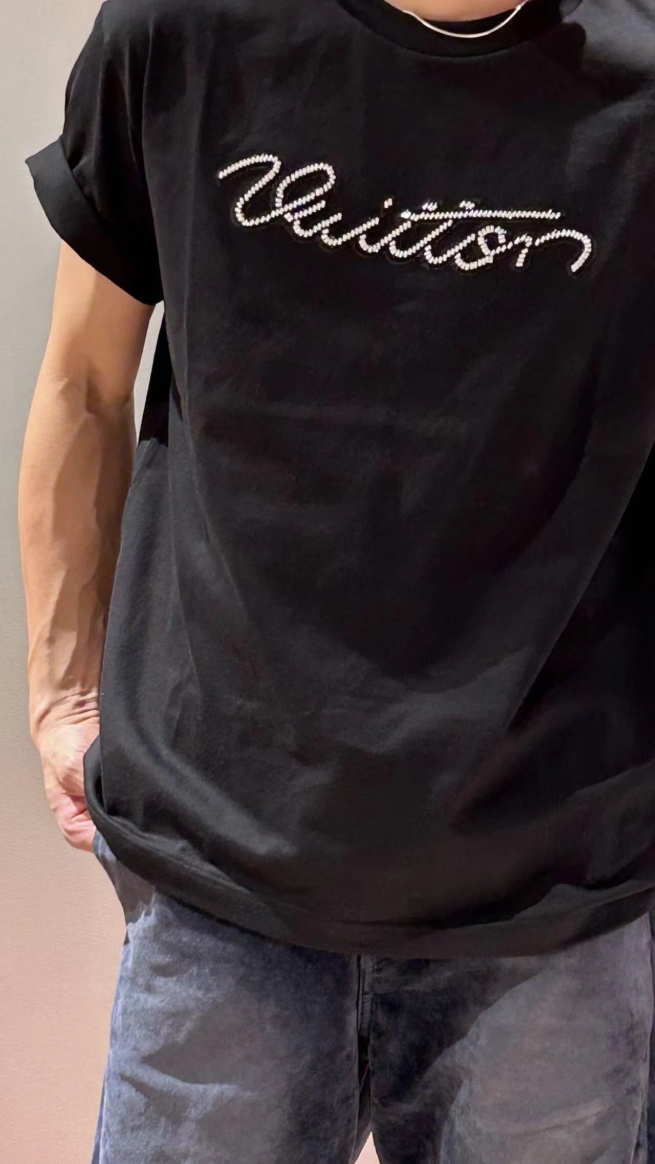 RD-C197 · Pearl-Embellished Script T-Shirt showcase view 3