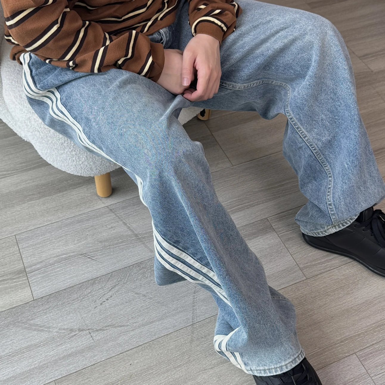 RD-C425 · Washed Blue Striped-Side Wide-Leg Jeans showcase view 5