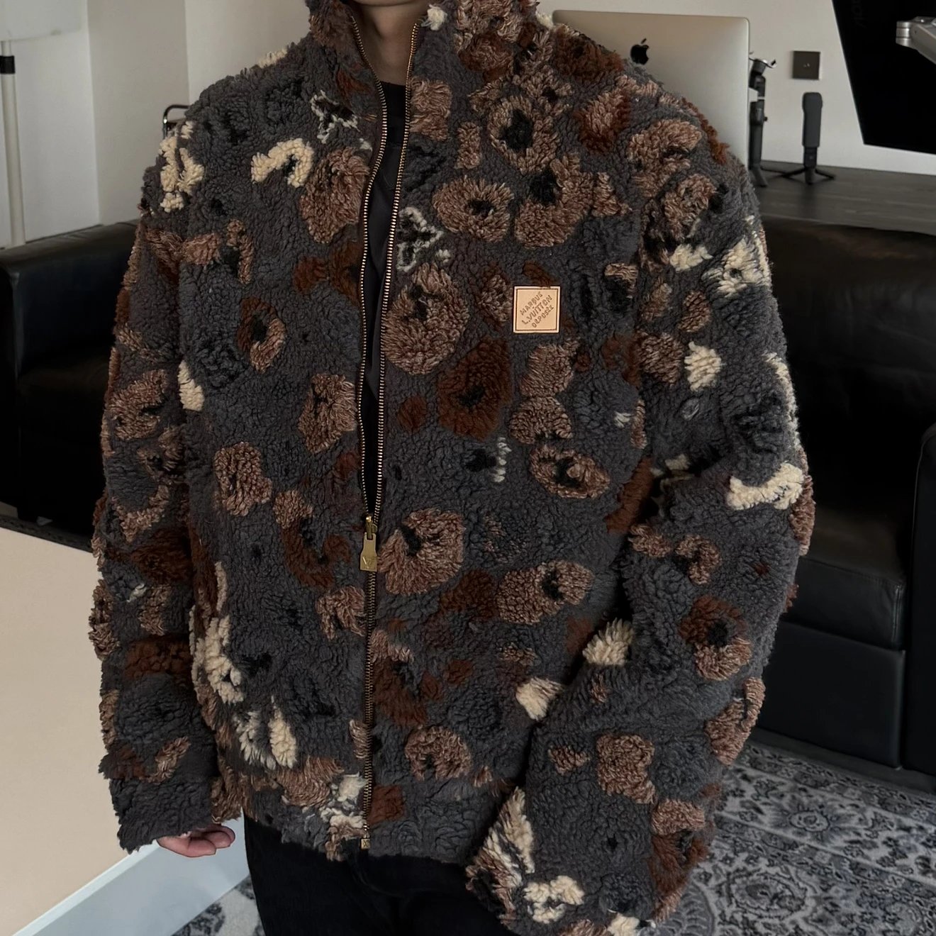 RD-C249 · Reversible Sherpa Jacket showcase view 1