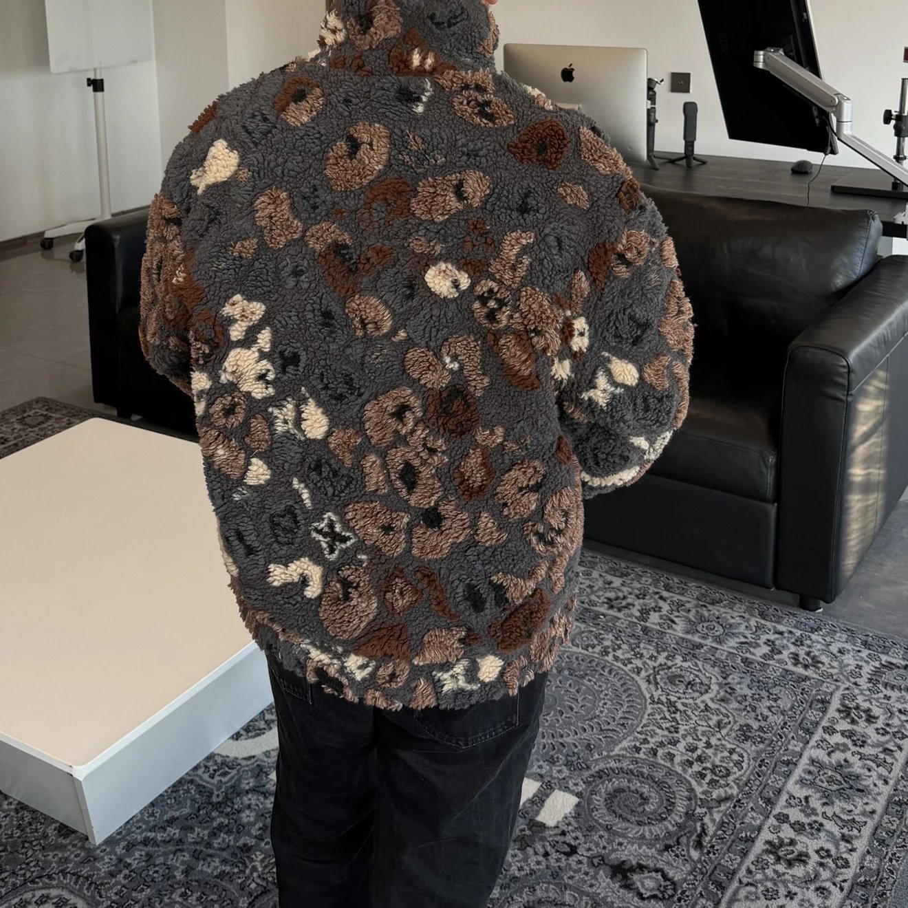 RD-C249 · Reversible Sherpa Jacket showcase view 7