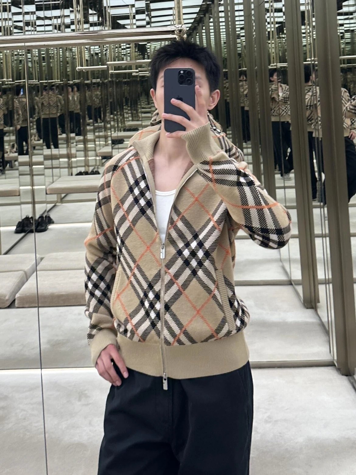 RD-C383 · Sand Check Zip-Neck Knit Jacket showcase view 3