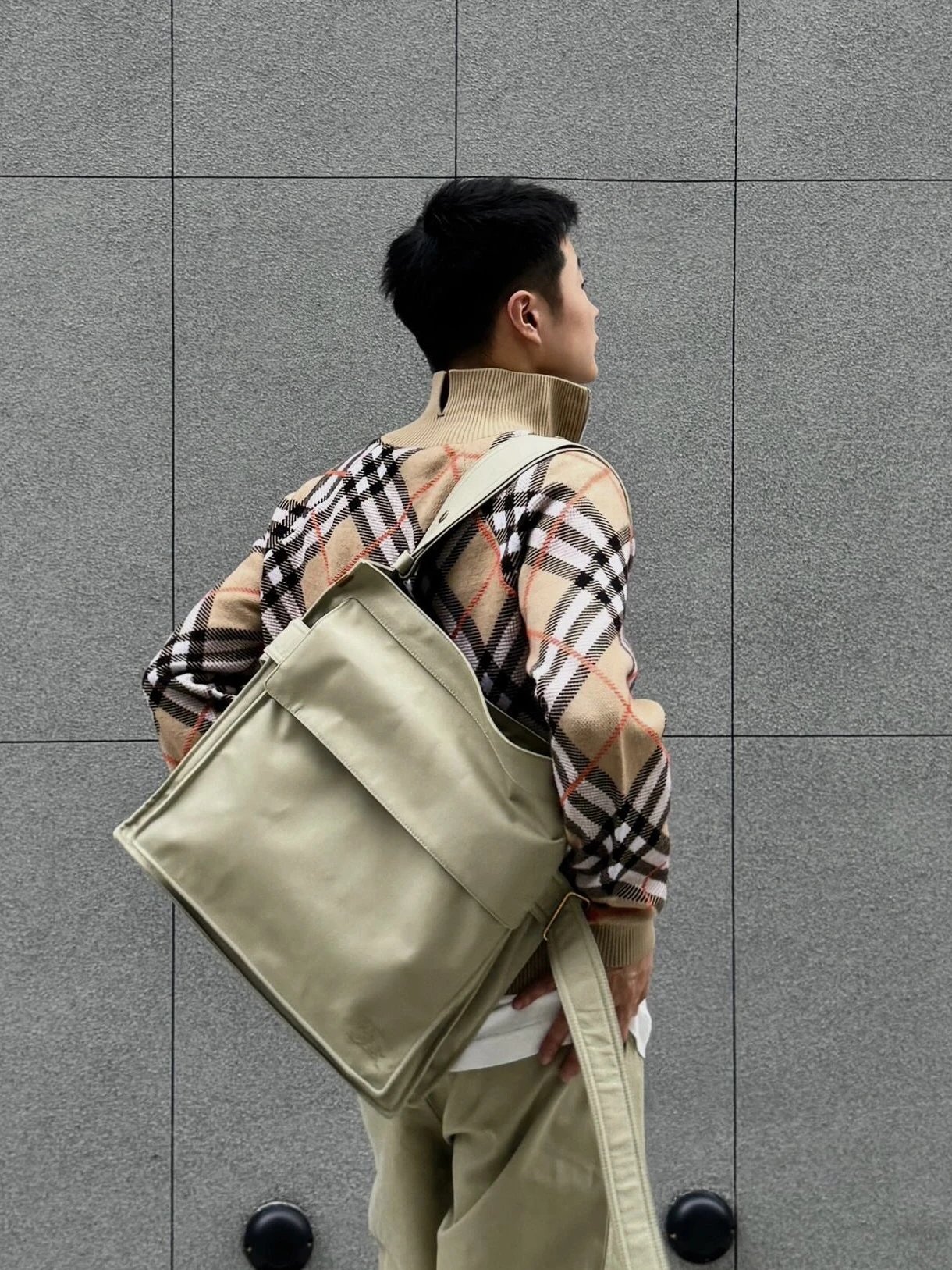 RD-C383 · Sand Check Zip-Neck Knit Jacket showcase view 4