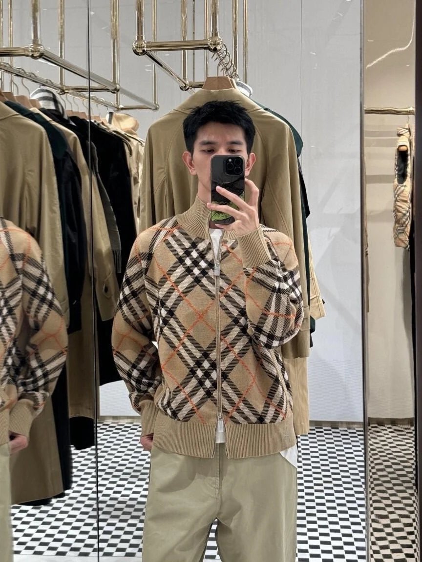 RD-C383 · Sand Check Zip-Neck Knit Jacket showcase view 10
