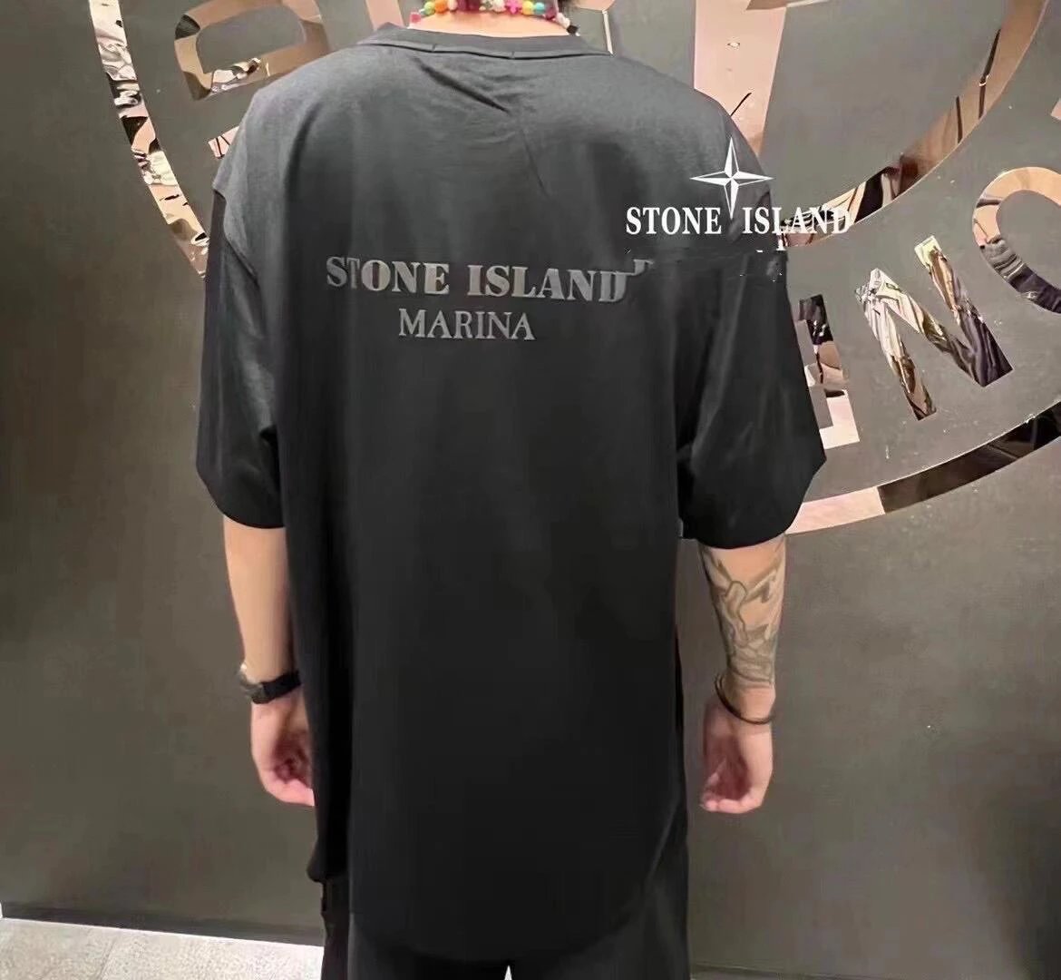 RD-C060 · Marina Graphic Crewneck T-Shirt showcase view 1