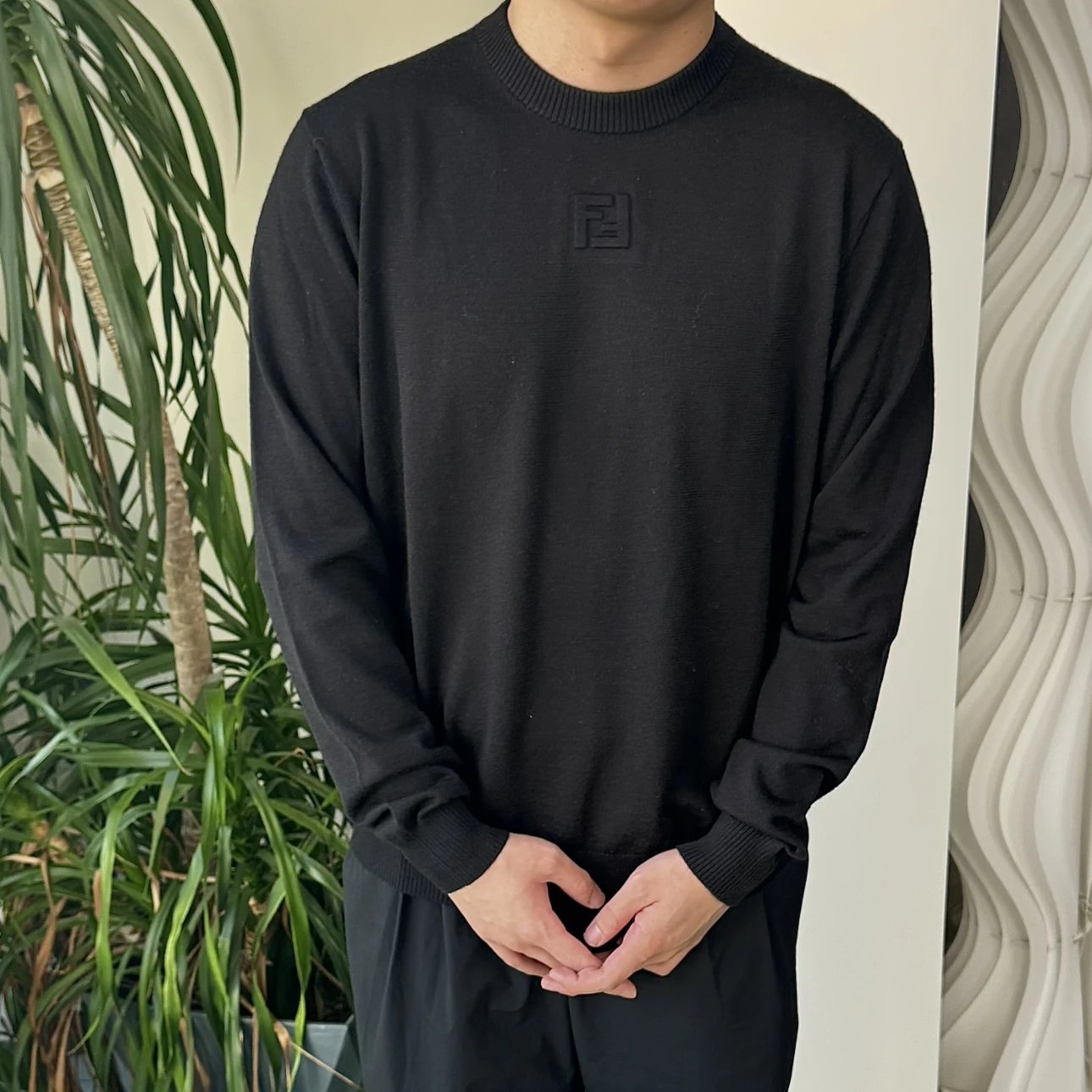 RD-C384 · Black Logo Wool Sweater showcase view 3
