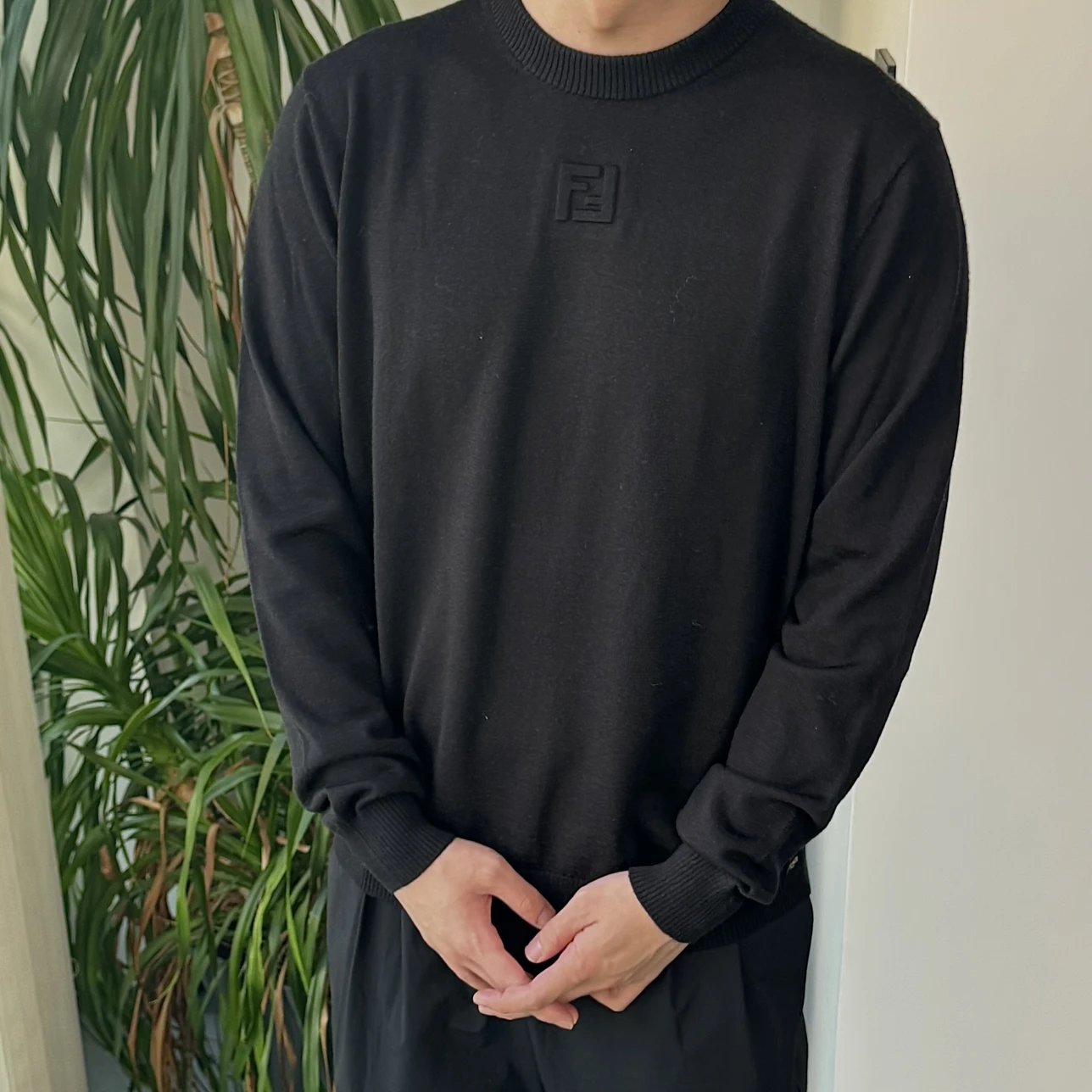 RD-C384 · Black Logo Wool Sweater showcase view 4