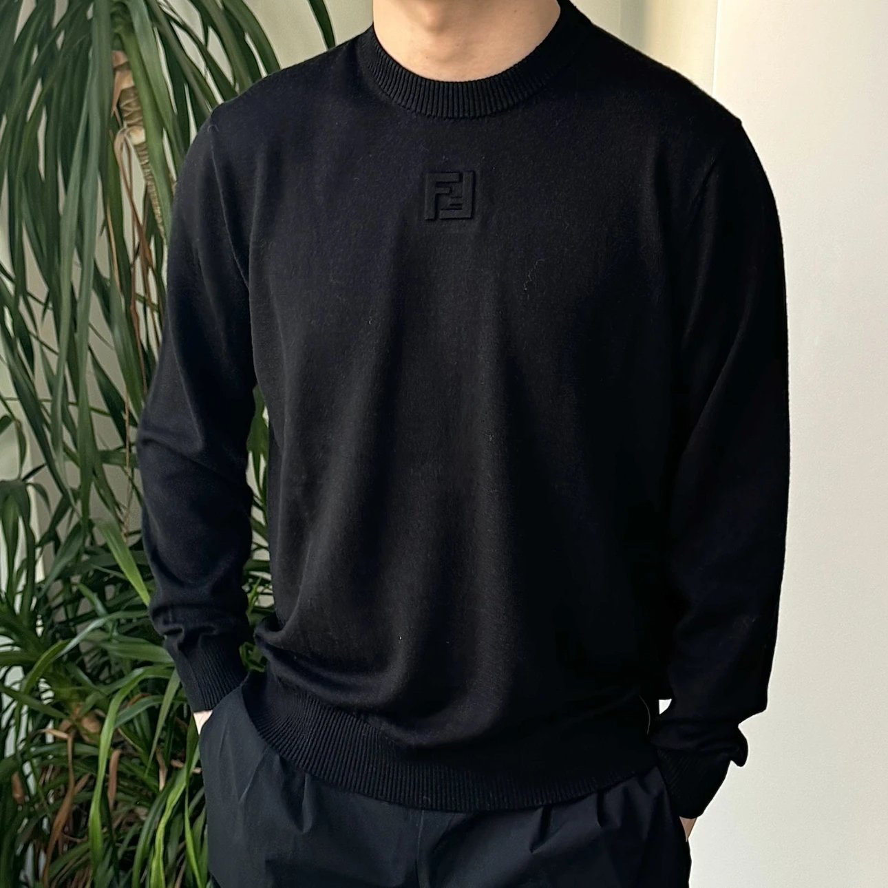 RD-C384 · Black Logo Wool Sweater showcase view 5