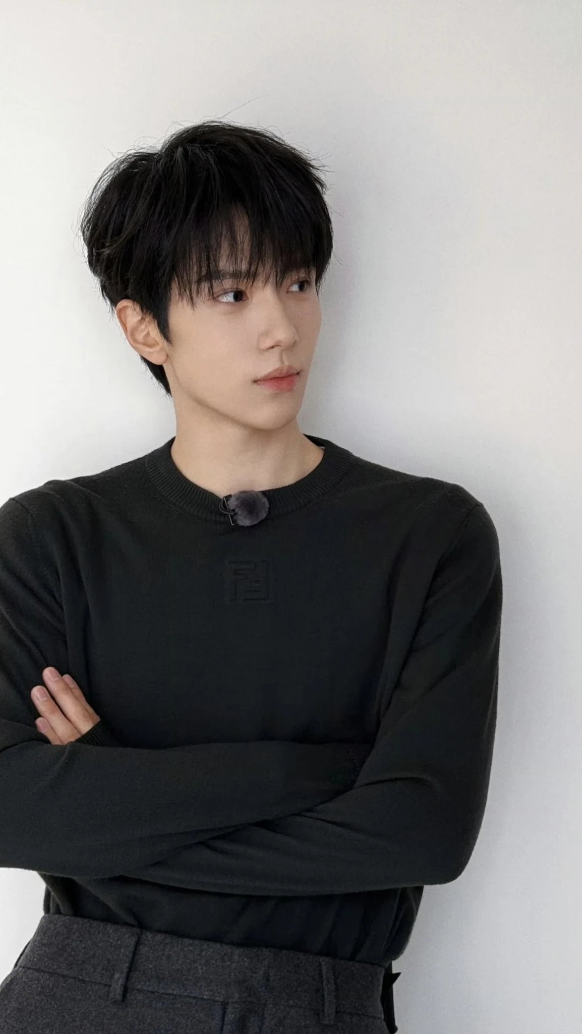 RD-C384 · Black Logo Wool Sweater showcase view 8