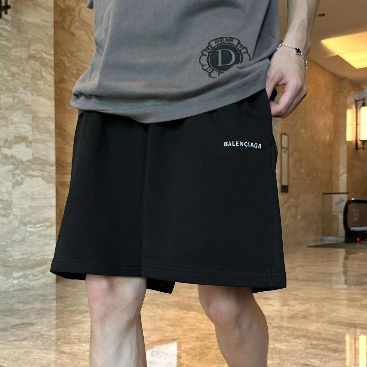 RD-C298 · Reflective Logo Straight-Leg Shorts showcase view 1