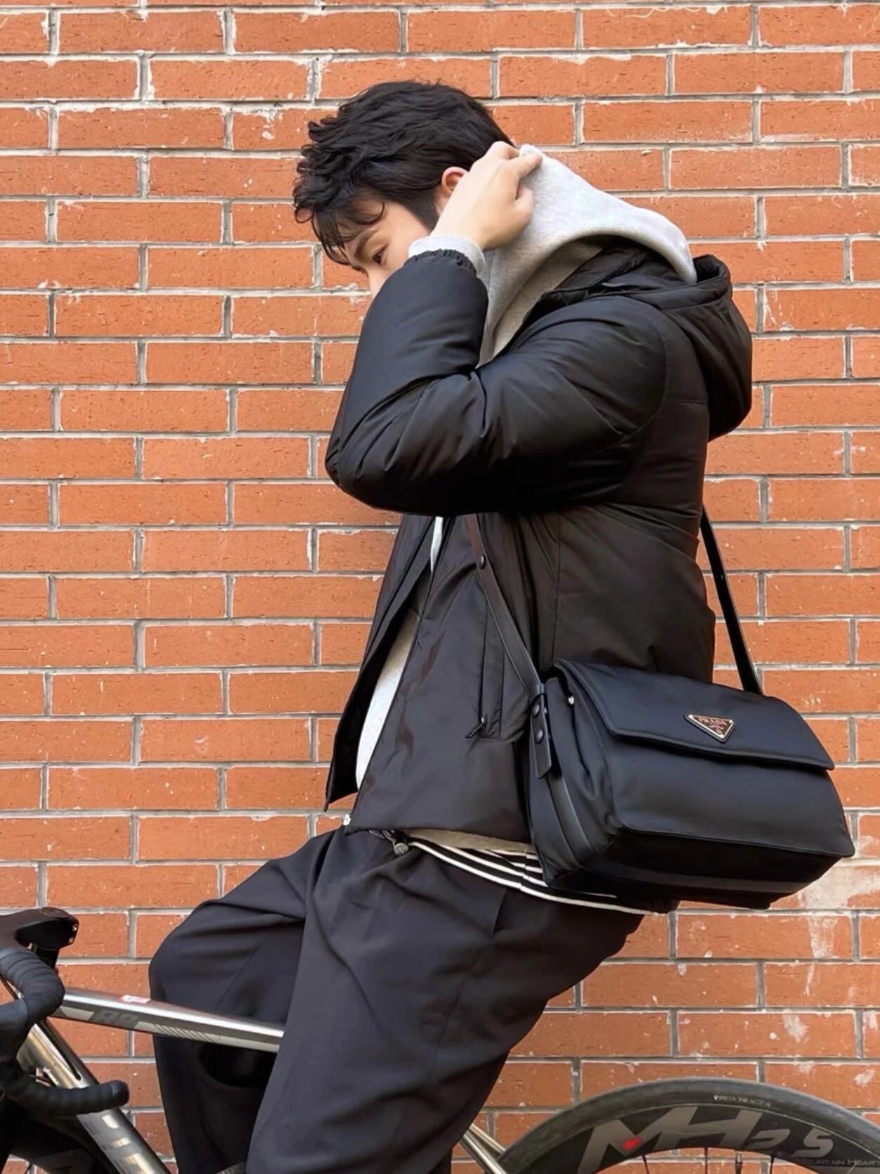RD-C327 · Black Hooded Padded Jacket showcase view 5