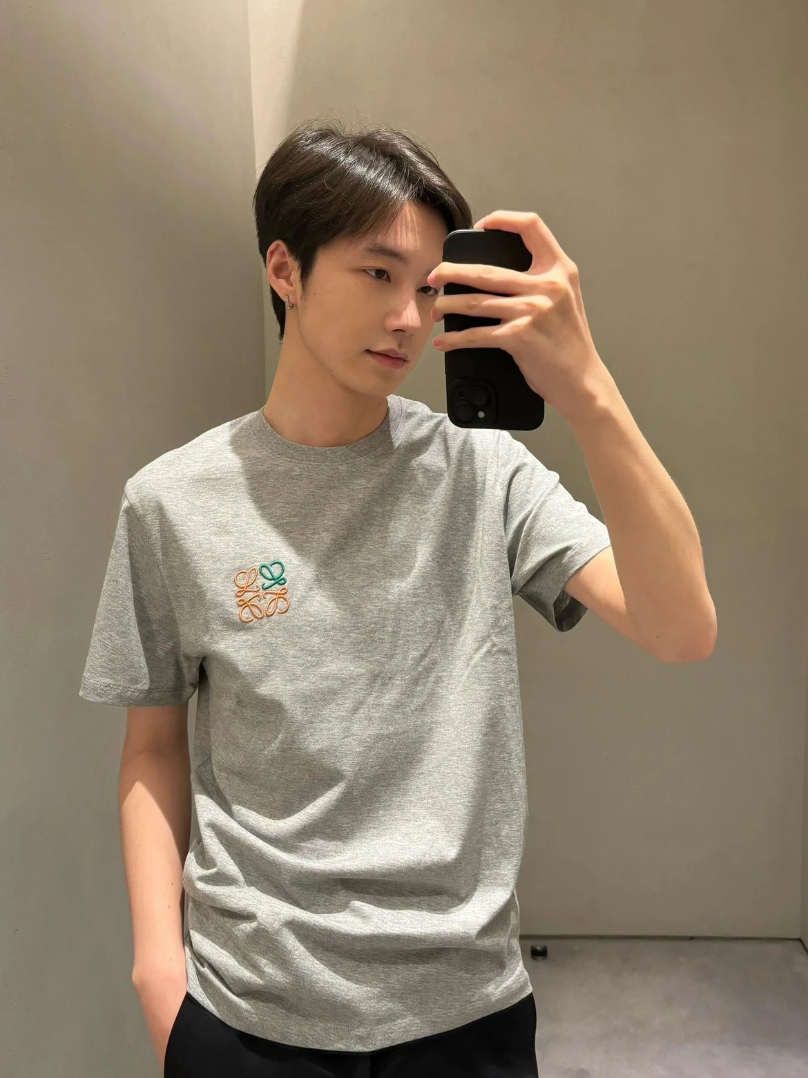 RD-C201 · Small-Logo Embroidered Crewneck T-Shirt showcase view 5