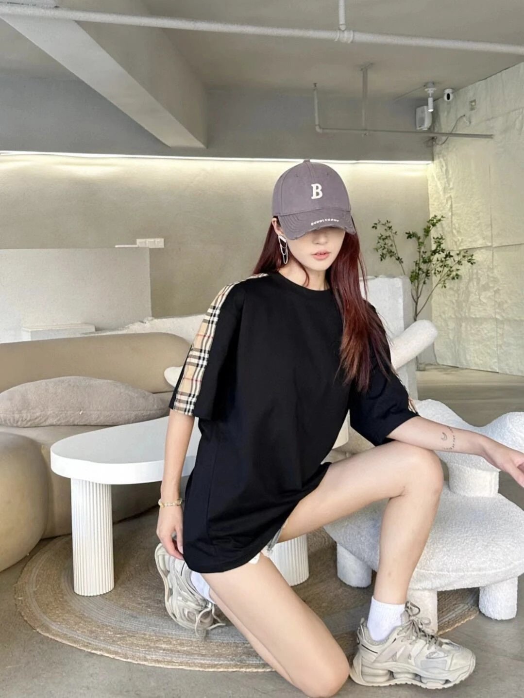 RD-C205 · Shoulder Check-Trim Crew-Neck T-Shirt showcase view 4