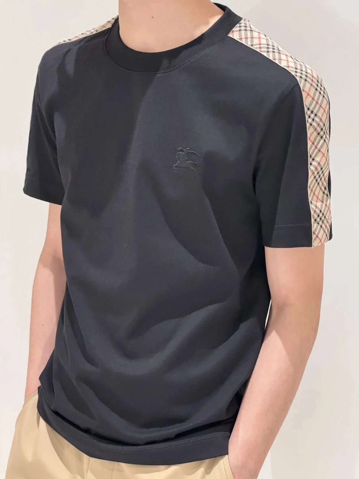 RD-C205 · Shoulder Check-Trim Crew-Neck T-Shirt showcase view 7