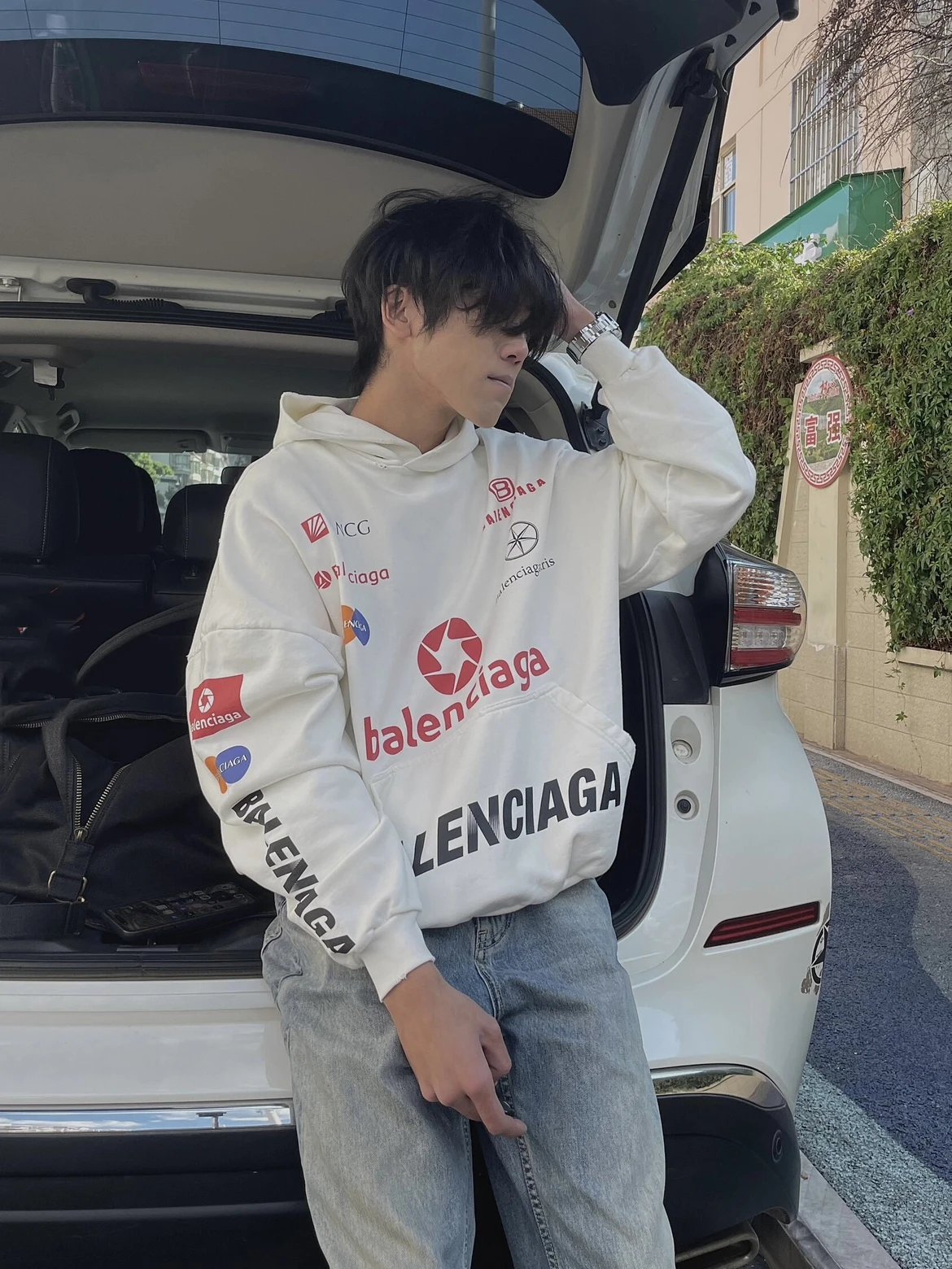 RD-C279 · Multi-Logo White Hoodie showcase view 2
