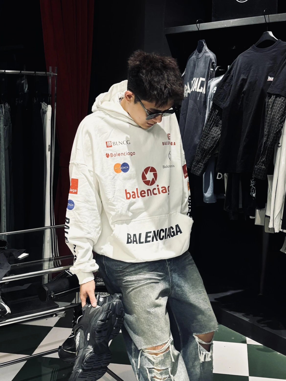 RD-C279 · Multi-Logo White Hoodie showcase view 4