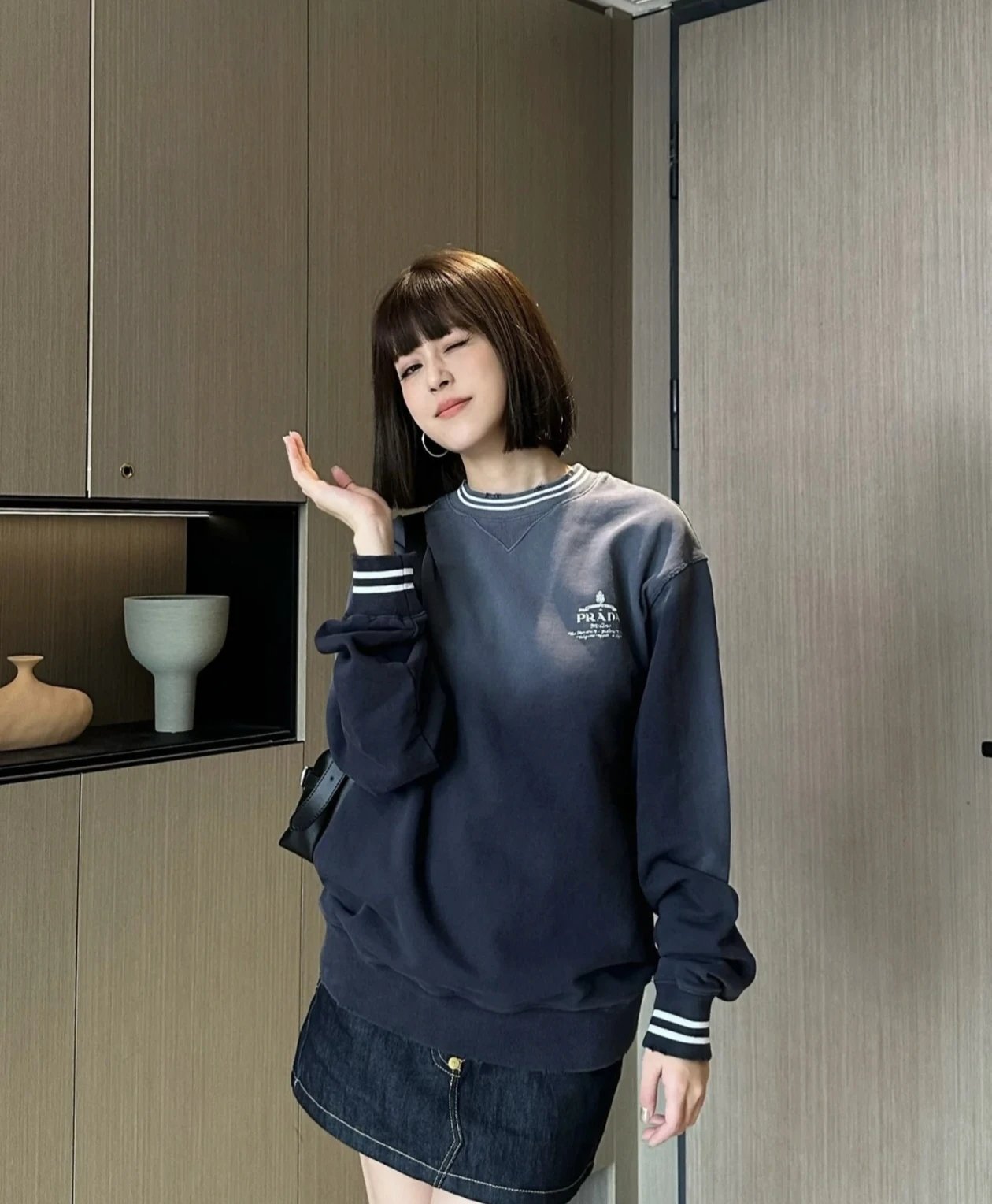 RD-C280 · Bean Green Stripe-Trim Crewneck Sweatshirt showcase view 4