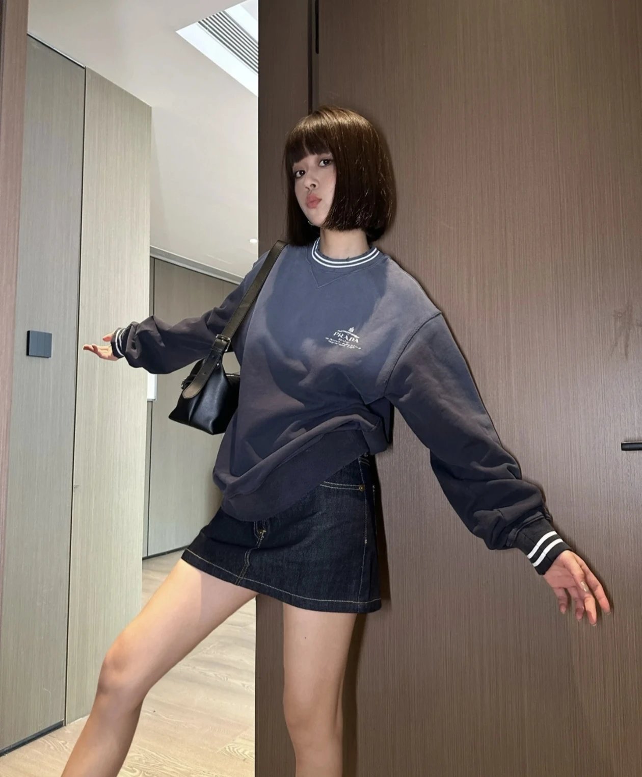 RD-C280 · Bean Green Stripe-Trim Crewneck Sweatshirt showcase view 2