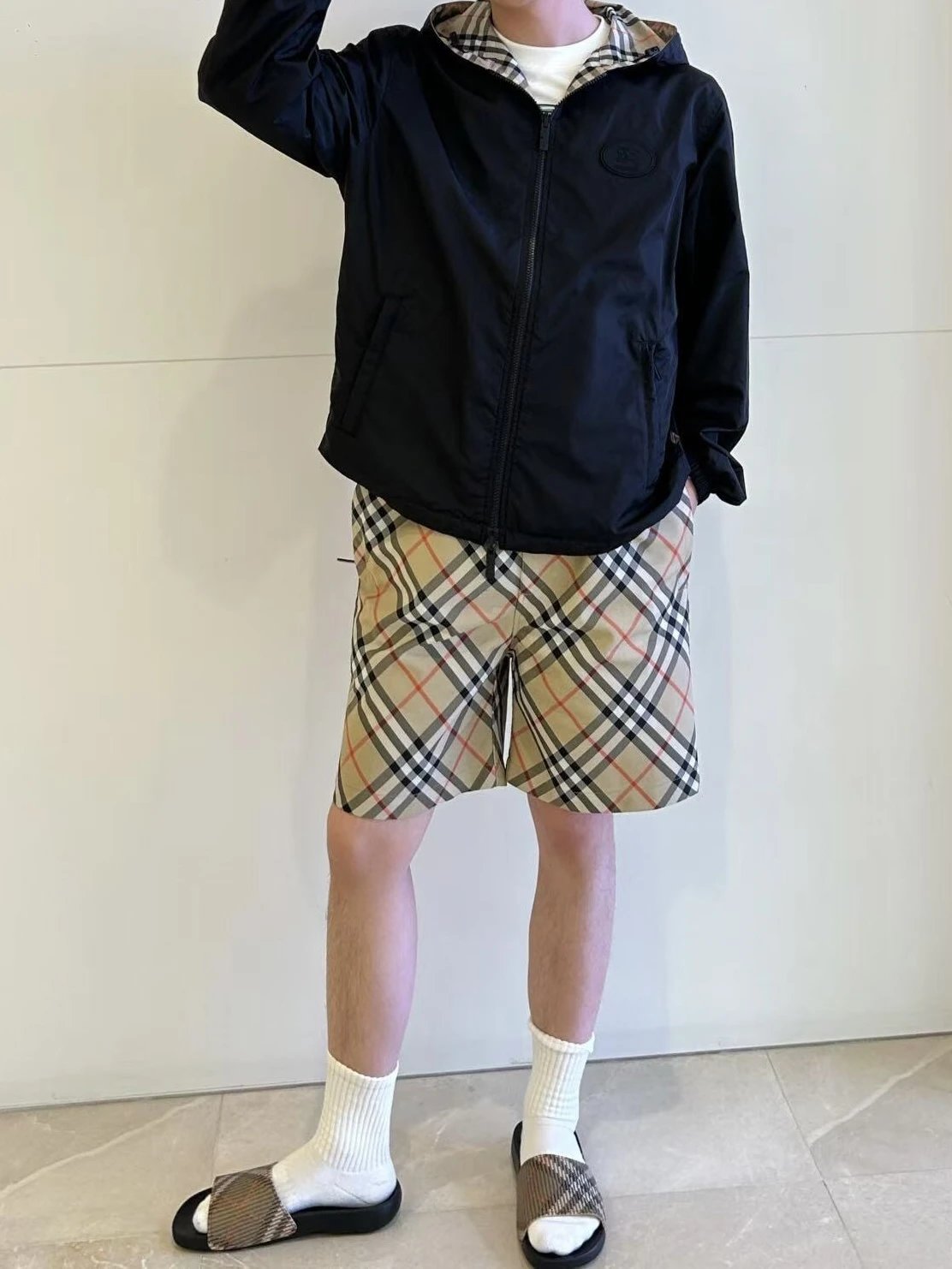 RD-C299 · Beige Check Drawstring Shorts showcase view 9